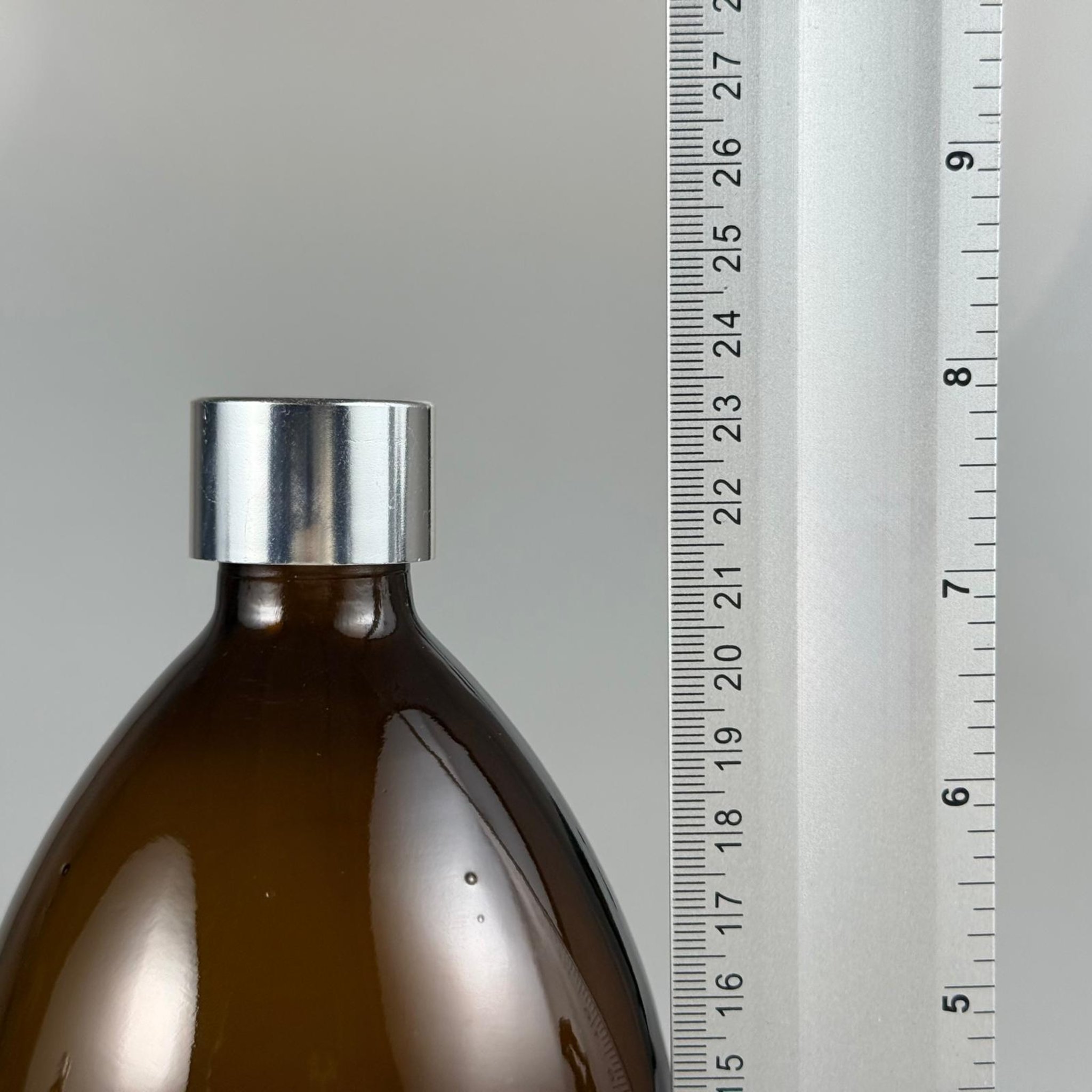 1000 CC AMBER CAM ŞİŞE + ALÜMİNYUM KAPLAMALI GÜMÜŞ KAPAKLI + KÖR TIPALITAKIM - 1000 ML KAHVERENGİ CAM ŞİŞE