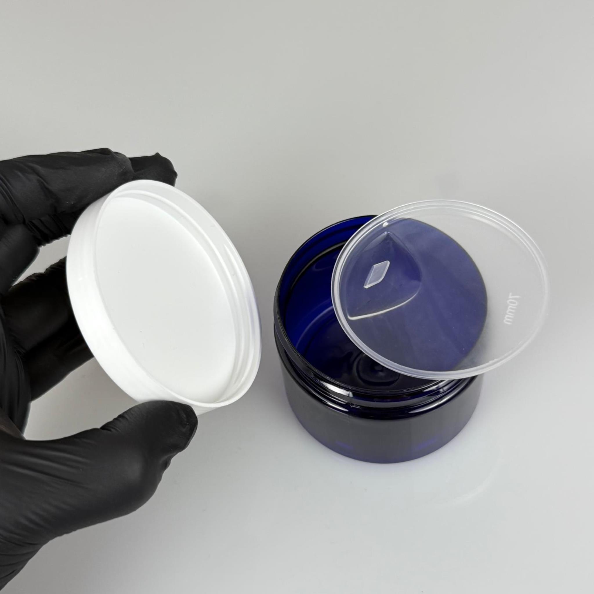 150 ML SERT PET KAVANOZ + BEYAZ PLASTİK KAPAK + İÇ TIPA - 150 CC KALIN MAVİ PLASTİK KAVANOZ BEYAZ PLASTİK KAPAKLI İÇ TIPALI TAKIM - KREM KAVANOZLARI
