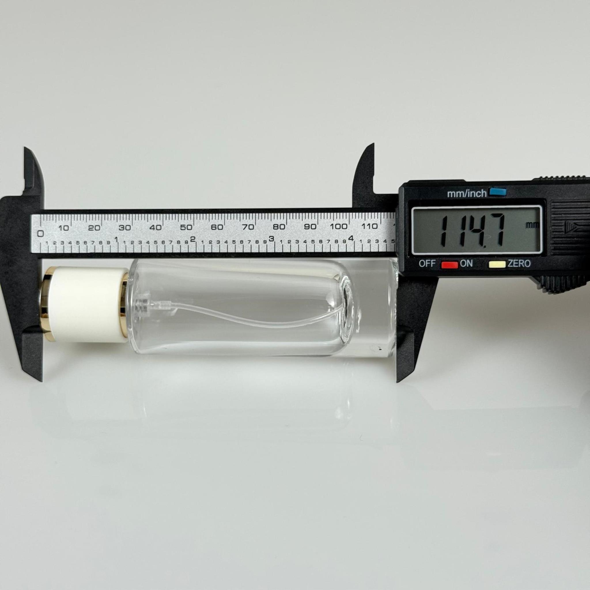 30 ML SİLİNDİR UZUN MODEL PARFÜM ŞİŞESİ - SİYAH METAL SPREYLİ + GOLD BEYAZ KAPAKLI (AĞIZ 15 MM GEÇME KOLAY KAPAMA)