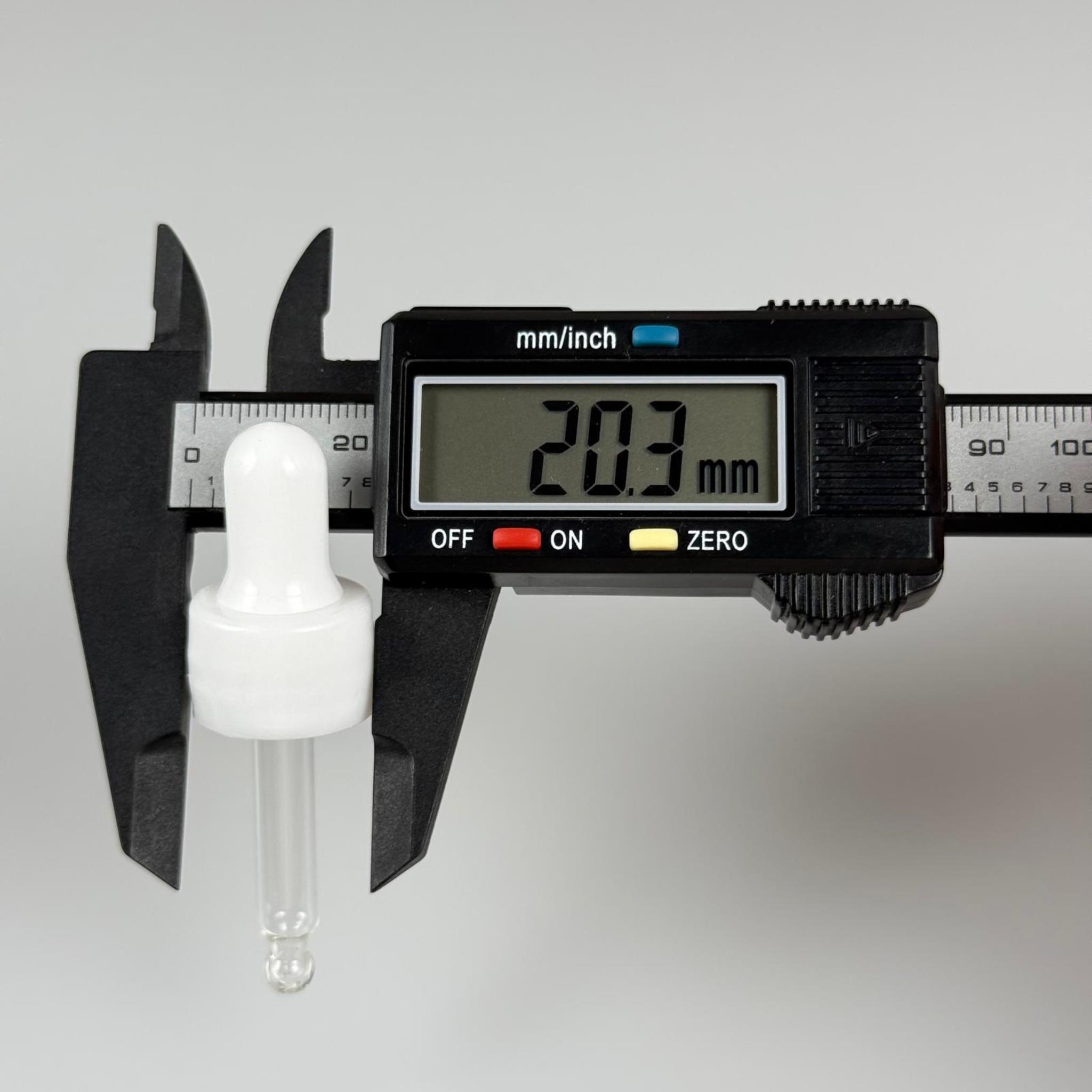 18 MM CAM DAMLALIKLI TAKIM - BEYAZ EMZİK +  DELİKLİ PLASTİK DÜZ BEYAZ KAPAK + 48 MM CAM PİPET
