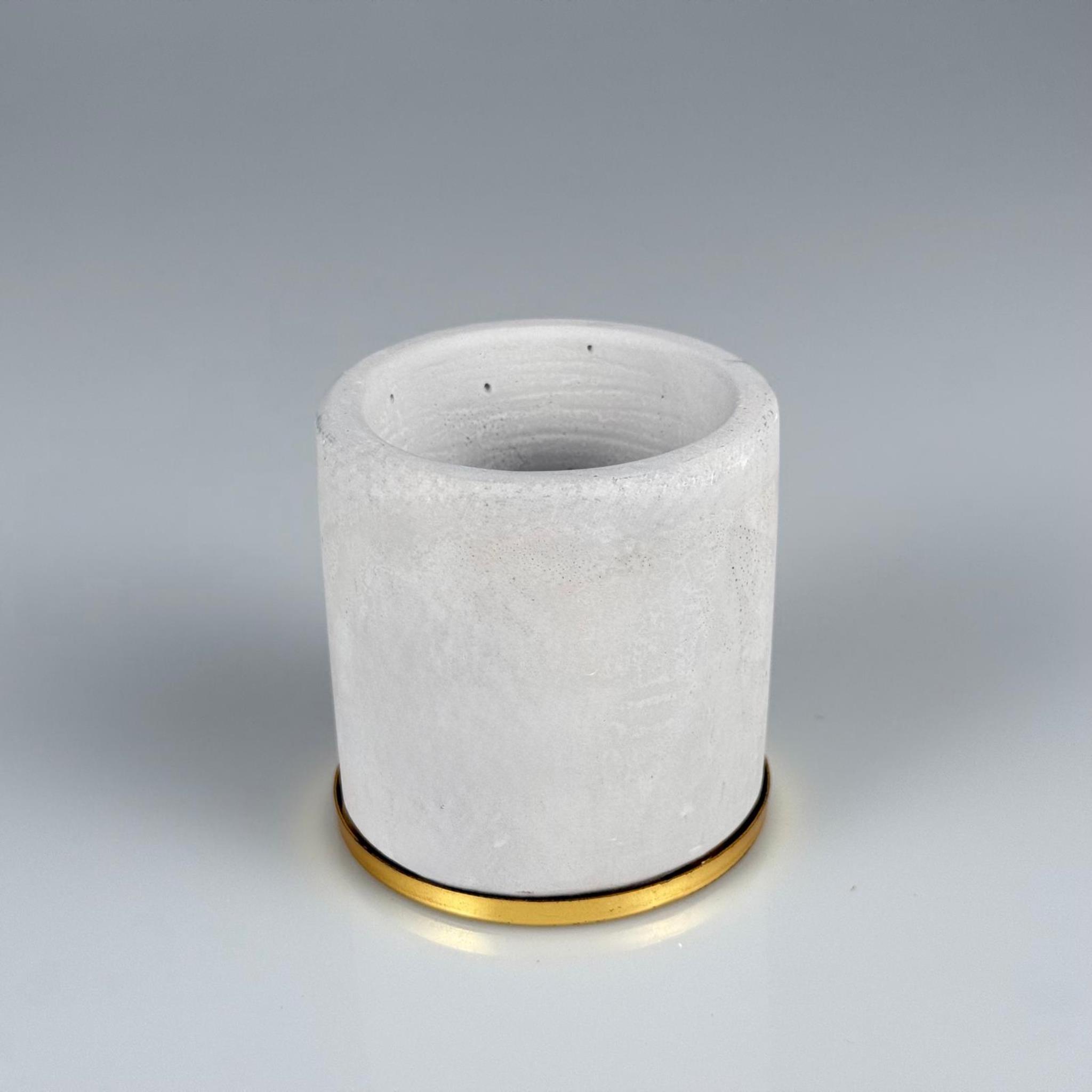 BETON MUMLUK - 100 CC - TAŞ BETONDAN MUM BARDAK - DEKORATİF MUM BARDAĞI, MİNİ SAKSI + DELİKLİ GOLD METAL KAPAK ALTIGEN DESENLİ