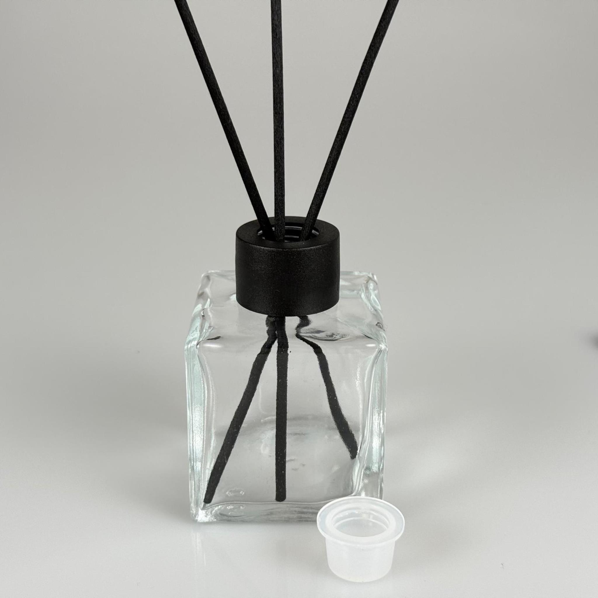 100 CC KARE BAMBU CAM BAMBU ODA KOKUSU ŞİŞESİ - 100 ML ÇUBUKLU KÖŞELİ BAMBU ODA KOKUSU ŞİŞESİ - DİFÜZÖR ŞİŞE- CAM ŞİŞE + SİYAH KAPAK + TIPA + 3 ADET FİBER SİYAH BAMBU ÇUBUK