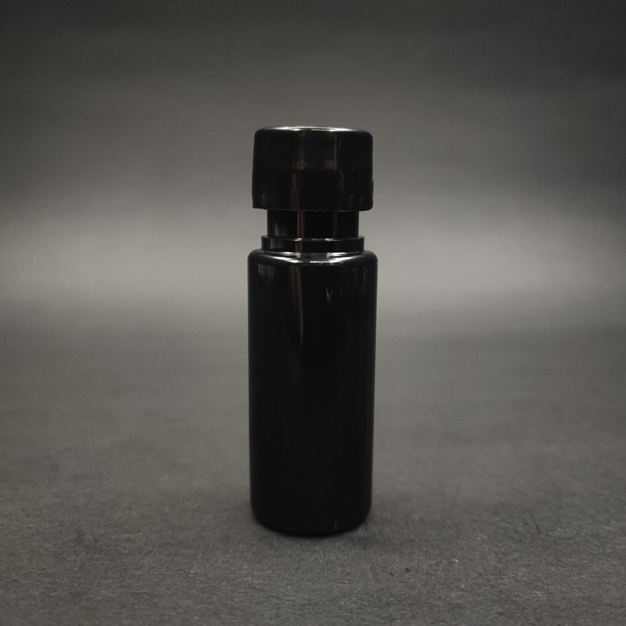 15 CC SİYAH PLASTİK ŞİŞE + KENDİNDEN CONTALI SIZDIRMAZ SİYAH KAPAK - 15 ML KAPAKLI PET ŞİŞE