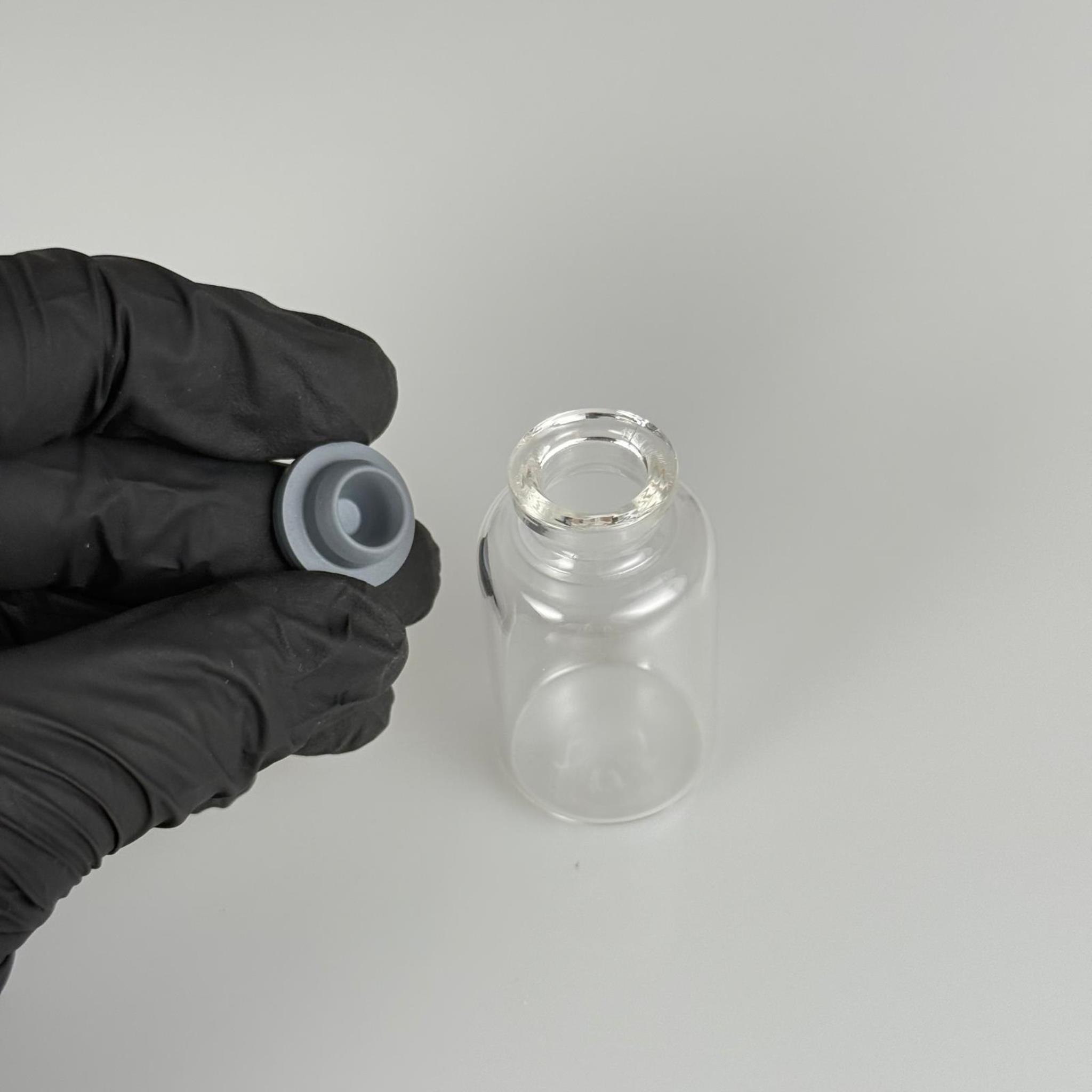 30x55 MM İNCE BOROSİLİKAT FLAKON CAM ŞİŞE 25 ML + BUTİL KAUÇUK TIPA 20 MM - ŞEFFAF CAM İLAÇ, ECZA, PENİSİLİN, MEDİKAL, LABORATUVAR, FARMASÖTİK ŞİŞELERİ