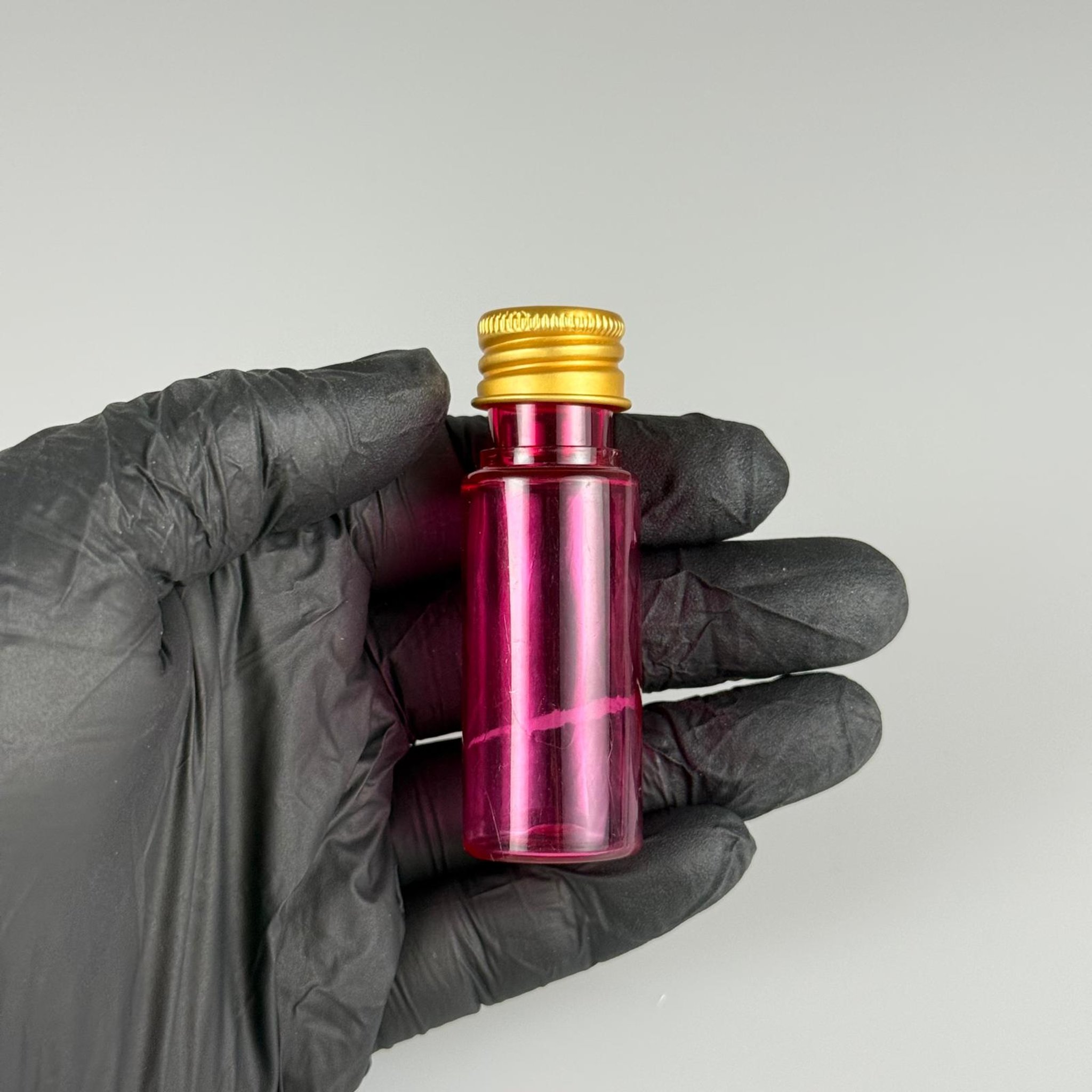 15 CC SİLİNDİR PEMBE PET ŞİŞE + KÖPÜK CONTALI GOLD ALÜMİNYUM METAL KAPAKLI + KÖR TIPALI TAKIML - 15 ML PEMBE PET ŞİŞE