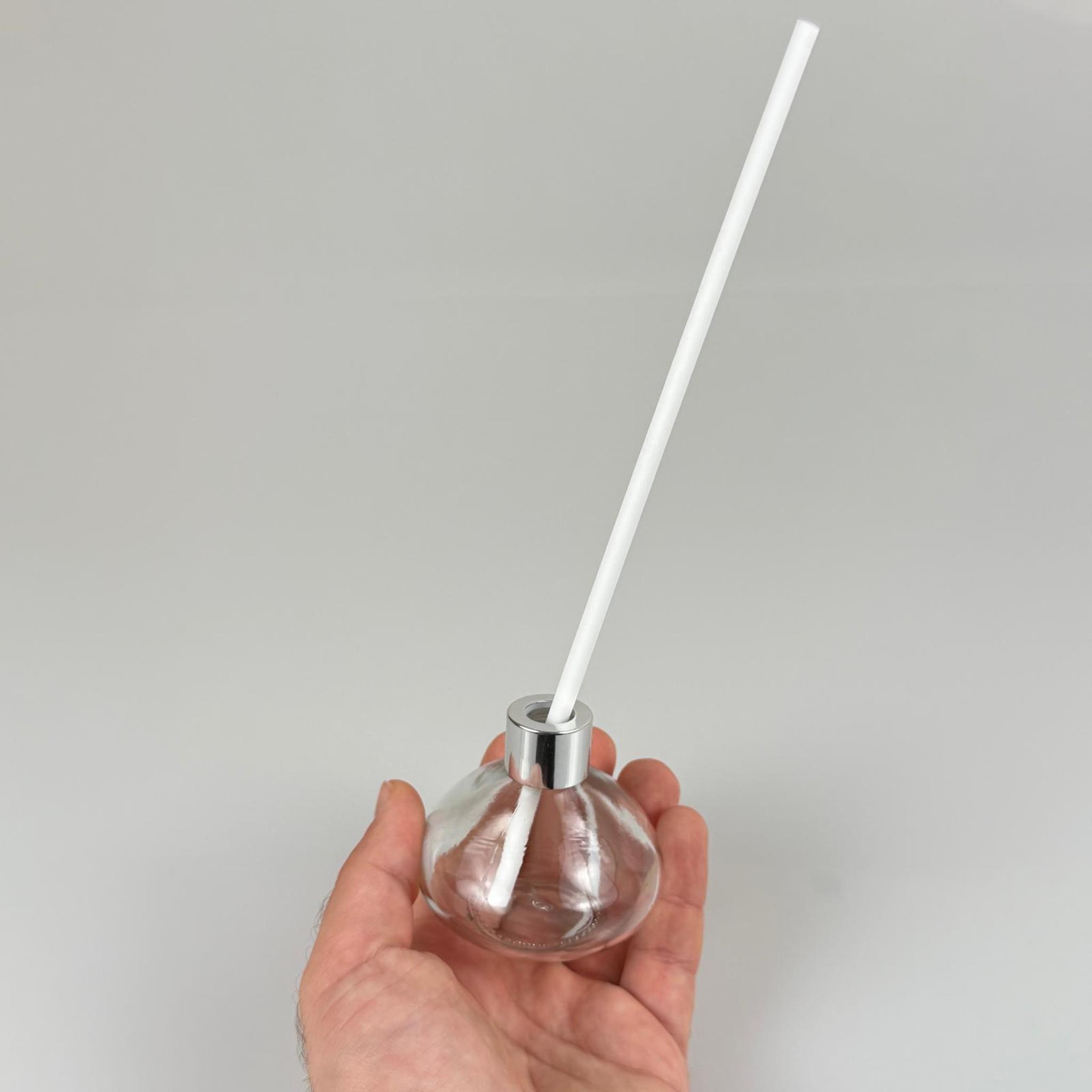 BASIK MODEL CAM BAMBU ODA KOKUSU ŞİŞESİ + METAL GÜMÜŞ KAPAK + TIPA + KALIN BEYAZ FİBER BAMBU ÇUBUK - 50 ML SET TAKIM - HEDİYELİK PROMOSYON DİFFUSER ŞİŞELERİ