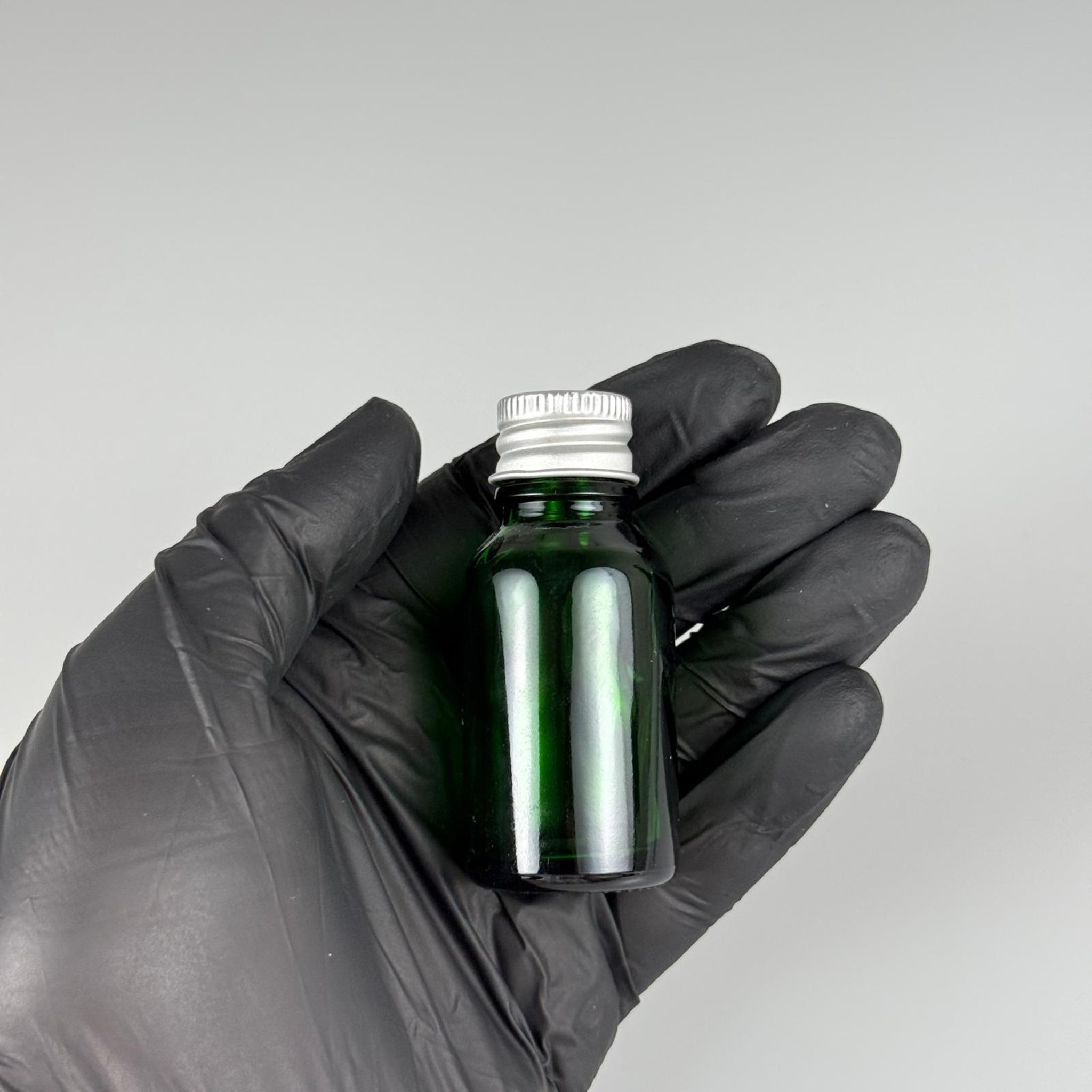 15 CC YEŞİL CAM ŞİŞE + KÖPÜK CONTALI GÜMÜŞ ALÜMİNYUM METAL KAPAKLI TAKIM - 15 ML YEŞİL CAM ŞİŞE