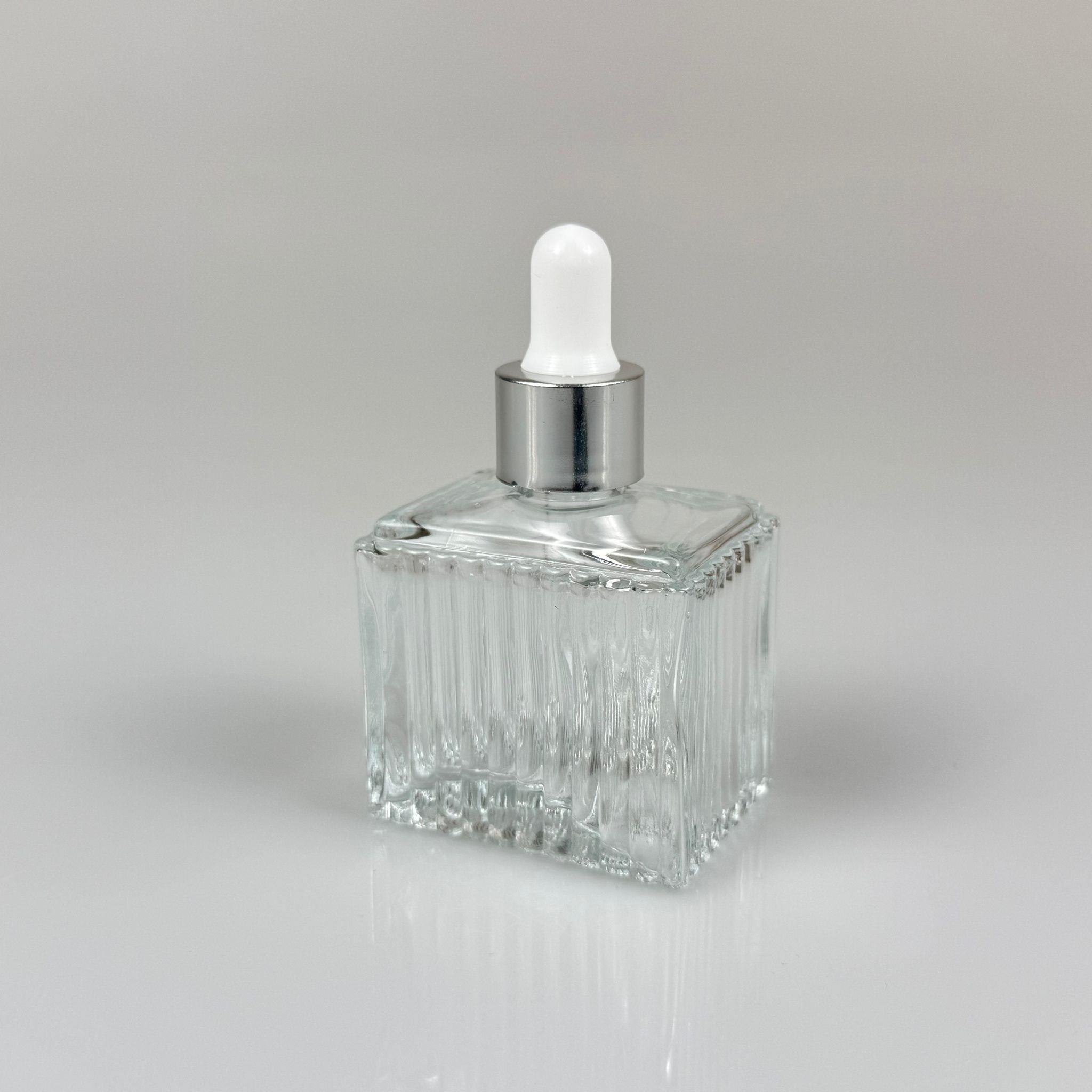 50 CC KÖŞELİ DESENLİ ÇİZGİLİ PRESTİJLİ CAM DAMLALIKLI ŞİŞE - BEYAZ EMZİK - GÜMÜŞ METALİK KAPAK - 50 ML CAM DAMLALIKLI ŞİŞE - DAMLALIKLI BOŞ ŞİŞE