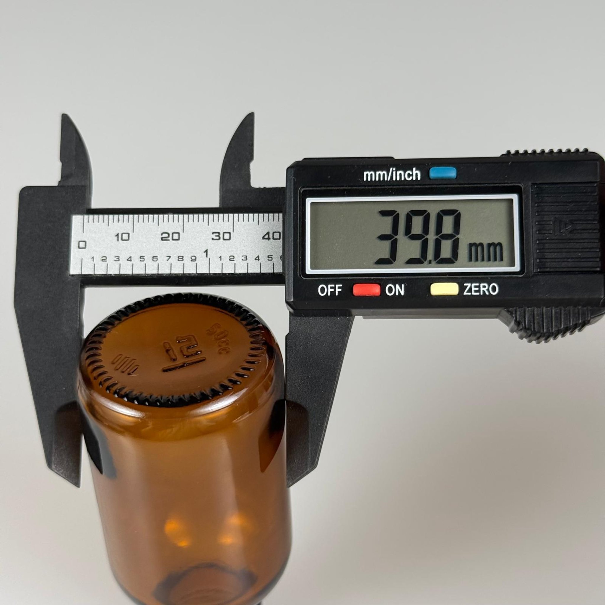 75 ML AMBER SPREYLİ CAM ŞİŞE - 75 CC KAHVERENGİ CAM ŞİŞE + 25 MM BEYAZ SPREY FISFIS TAKIM
