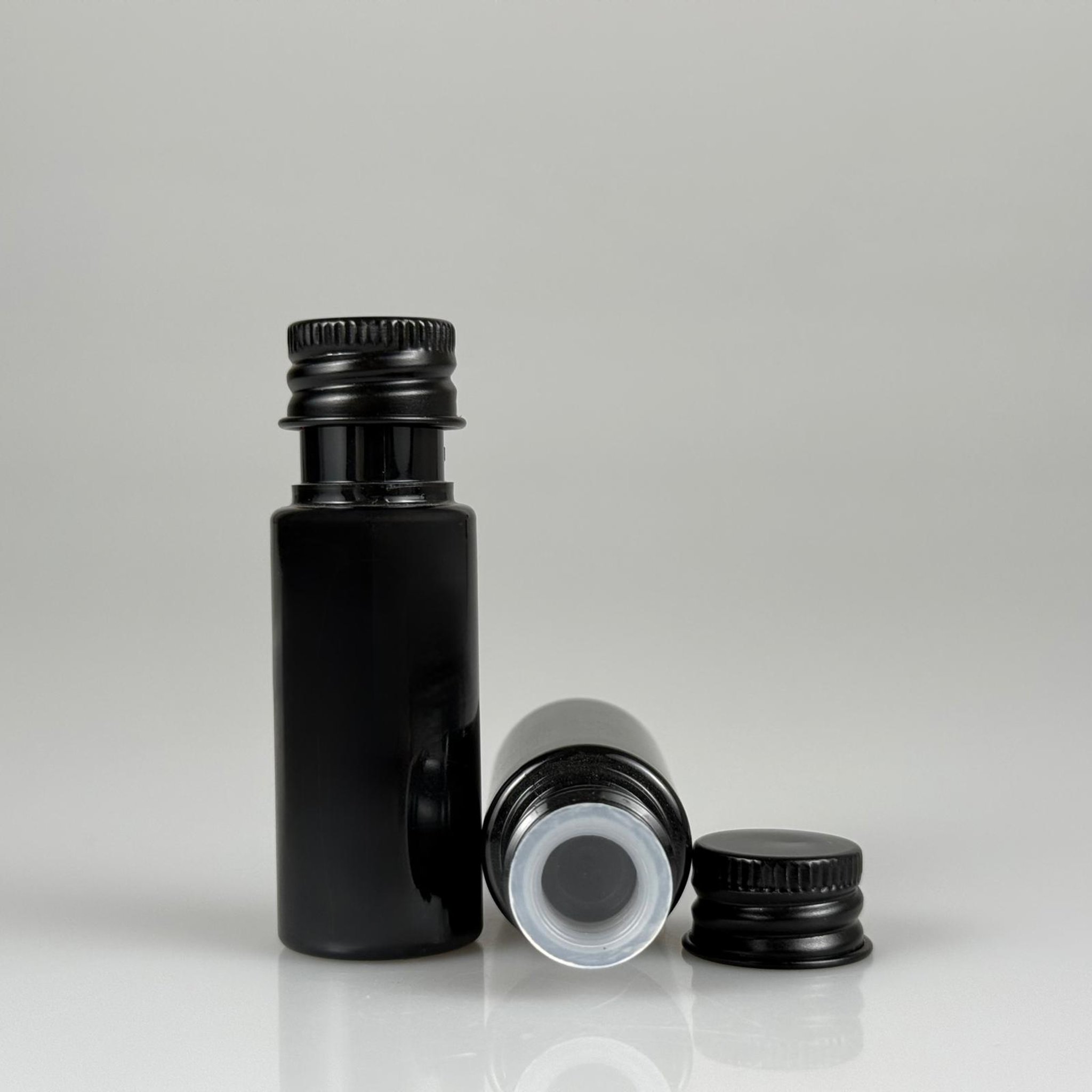 15 CC SİYAH SİLİNDİR PET ŞİŞE + KÖPÜK CONTALI SİYAH ALÜMİNYUM METAL KAPAKLI + KÖR TIPALI TAKIML - 15 ML SİYAH PET ŞİŞE