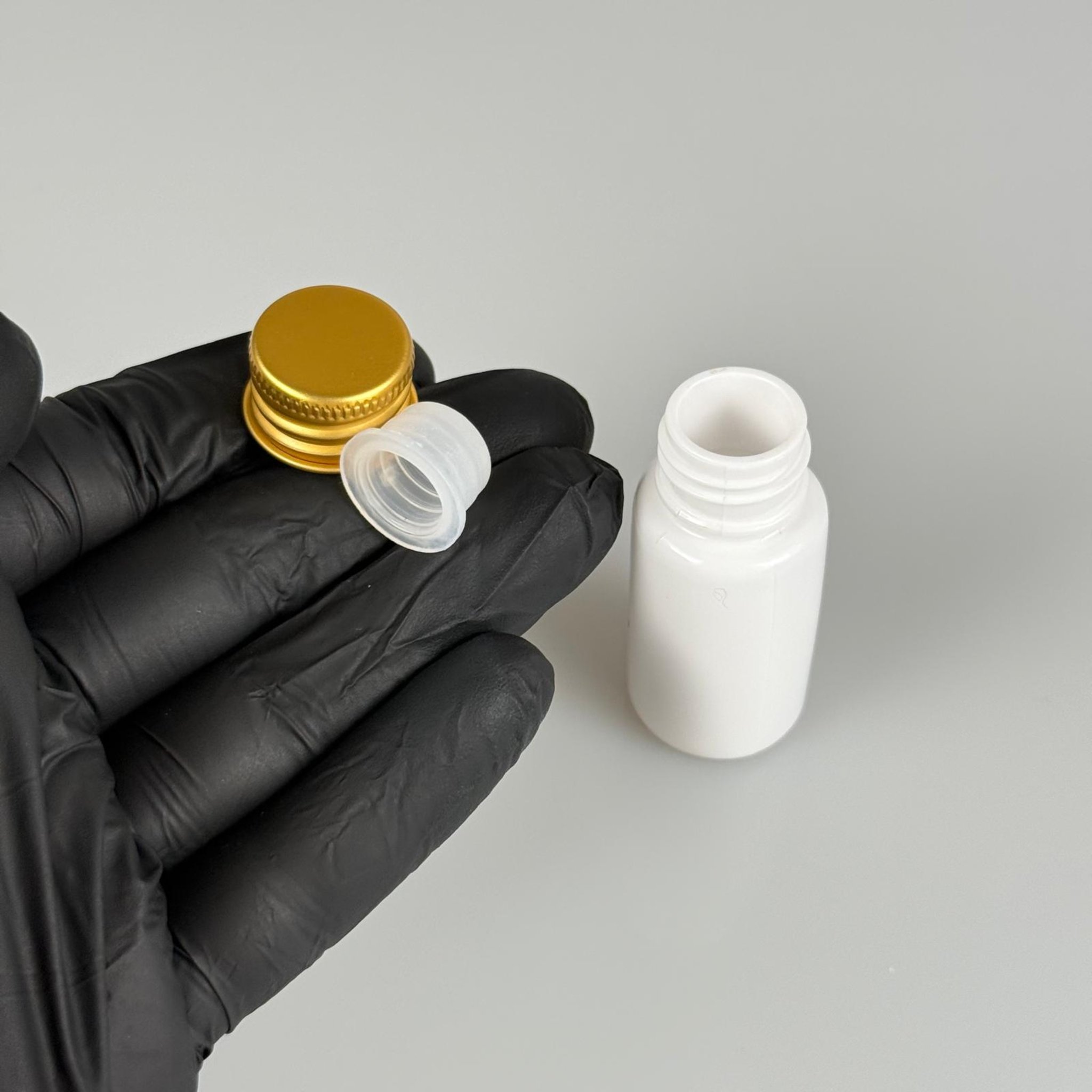 10 CC BEYAZ PET SHOT ŞİŞE - KÖPÜK CONTALI GOLD ALÜMİNYUM METAL KAPAKLI + KÖR TIPALI TAKIM - 10 ML PLASTİK ŞİŞE