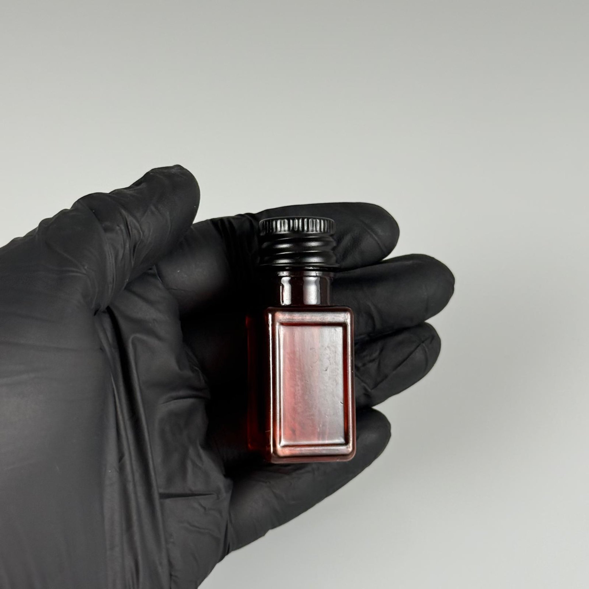 10 CC AMBER KARE PET SHOT ŞİŞE - KÖPÜK CONTALI SİYAH ALÜMİNYUM METAL KAPAKLI + KÖR TIPALI TAKIM - 10 ML KAHVERENGİ PLASTİK ŞİŞE