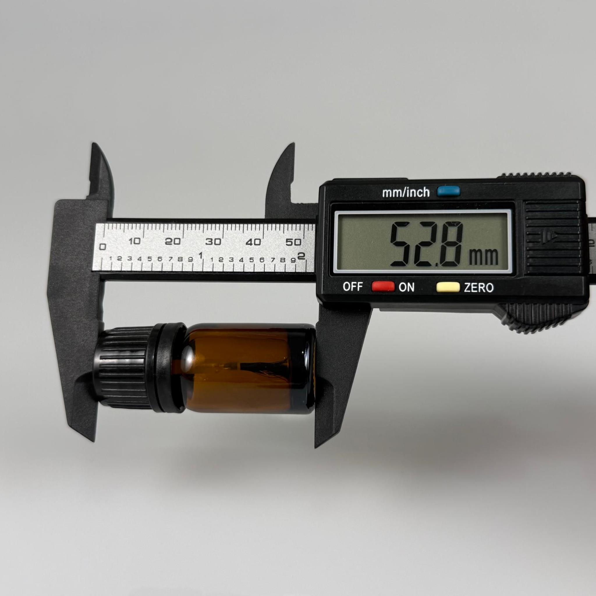 5 CC FIRÇALI CAM ŞİŞE - AMBER - 5 ML SİYAH KAPAKLI FIRÇALI CAM ŞİŞE - CAM OJE ŞİŞESİ FIRÇALI BEYAZ KAPAKLI TAKIM - BOŞ OJE ŞİŞESİ, FIRÇALI ŞİŞE, OTOMOTİV VE MOBİLYA İÇİN RÖTÜŞ BOYA ŞİŞESİ VB. ÇOK AMAÇLI FIRÇALI ŞİŞE