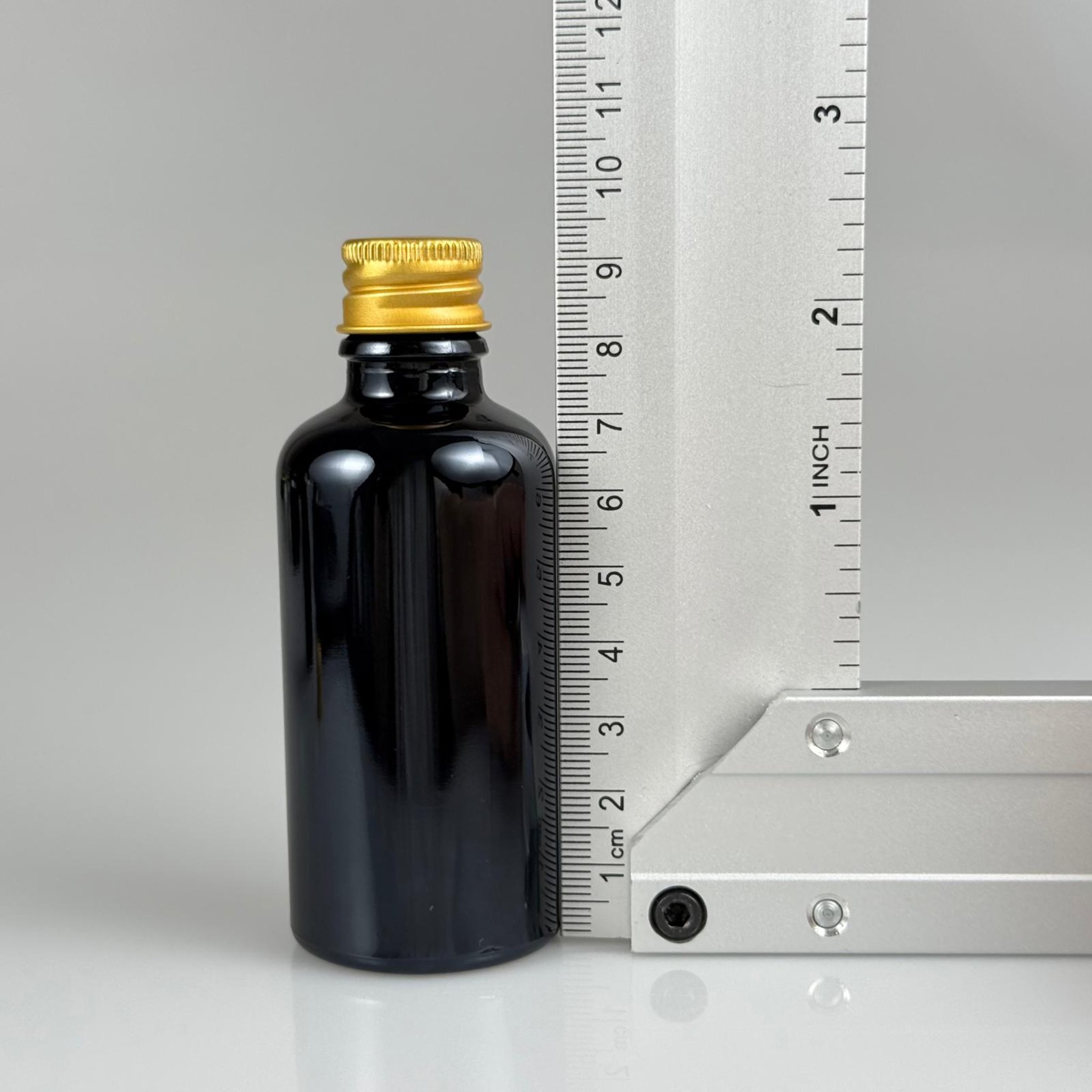 50 CC SİYAH CAM ŞİŞE + KÖPÜK CONTALI GOLD ALÜMİNYUM METAL KAPAKLI + DAMLALIKLI KOLONYA TIPALI TAKIM - 50 ML SİYAH CAM ŞİŞE
