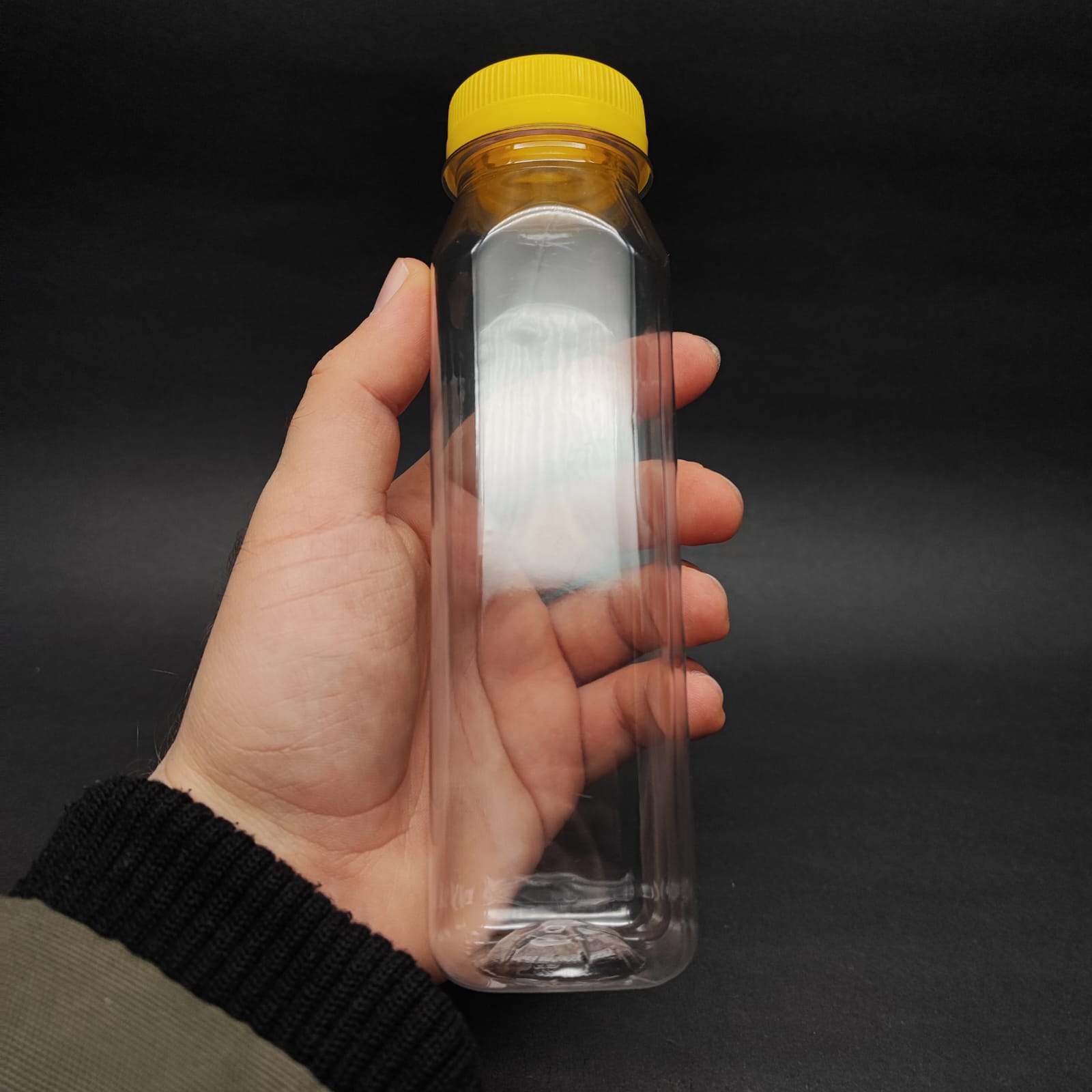 250 CC KARE PET ŞİŞE (19 GR) - GENİŞ AĞIZLI SARI KİLİTLİ KAPAKLI - 250 ML DETOX , MEYVE SUYU ŞİŞE , BOŞ DETOKS ŞİŞE
