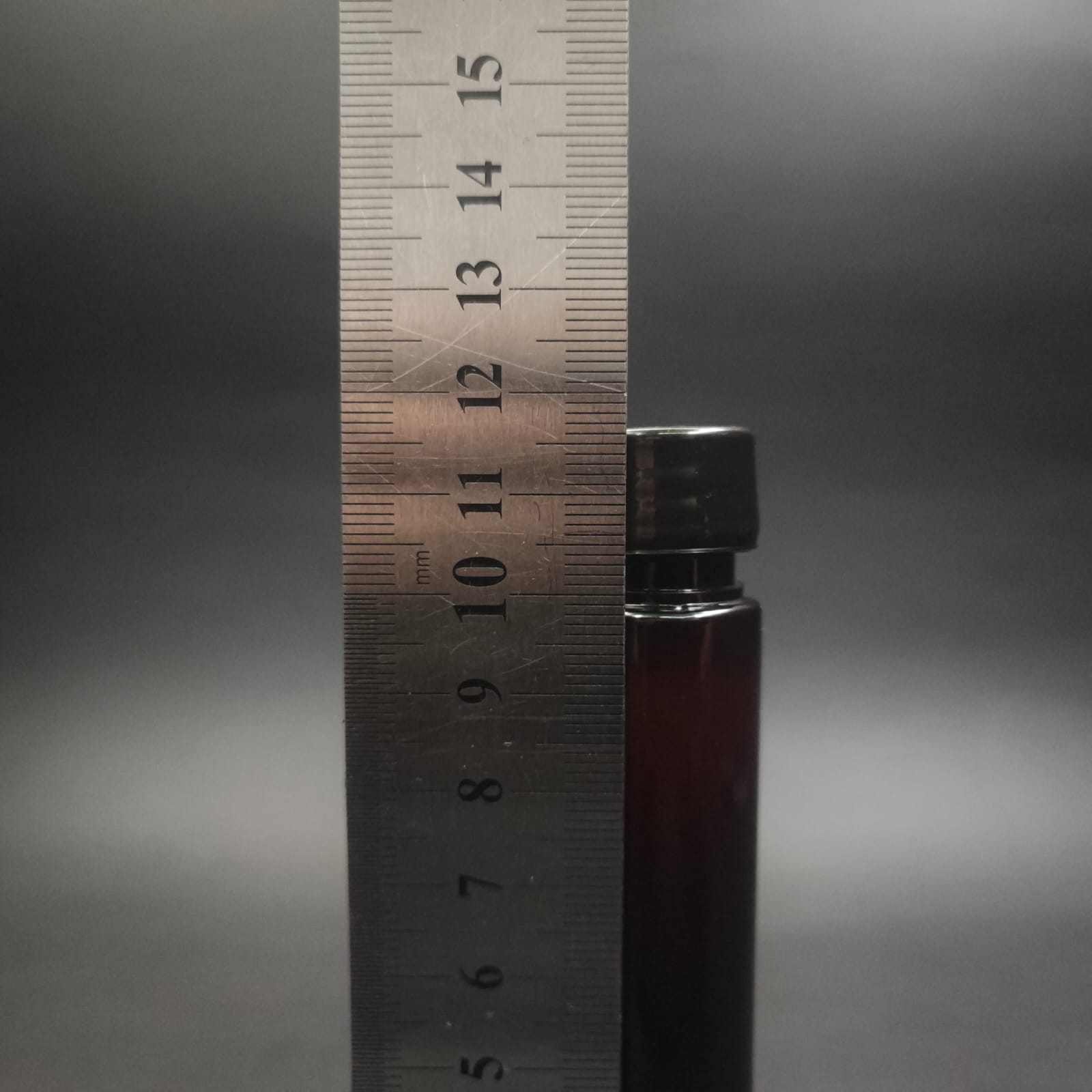 30 CC AMBER PLASTİK UZUN ŞİŞE + KENDİNDEN CONTALI SIZDIRMAZ SİYAH KAPAK - 30 ML KAPAKLI PET ŞİŞE