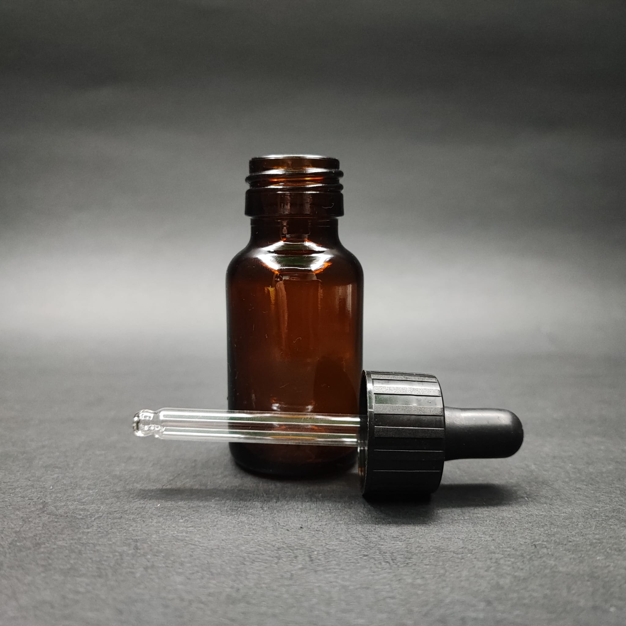 30 ML DOLUMU KOLAY, GENİŞ AĞIZLI CAM DAMLALIKLI ŞİŞE (25 MM AĞIZ)  - 30 CC SİYAH DAMLALIKLI CAM ECZA ŞİŞESİ - AMBER KAHVERENGİ