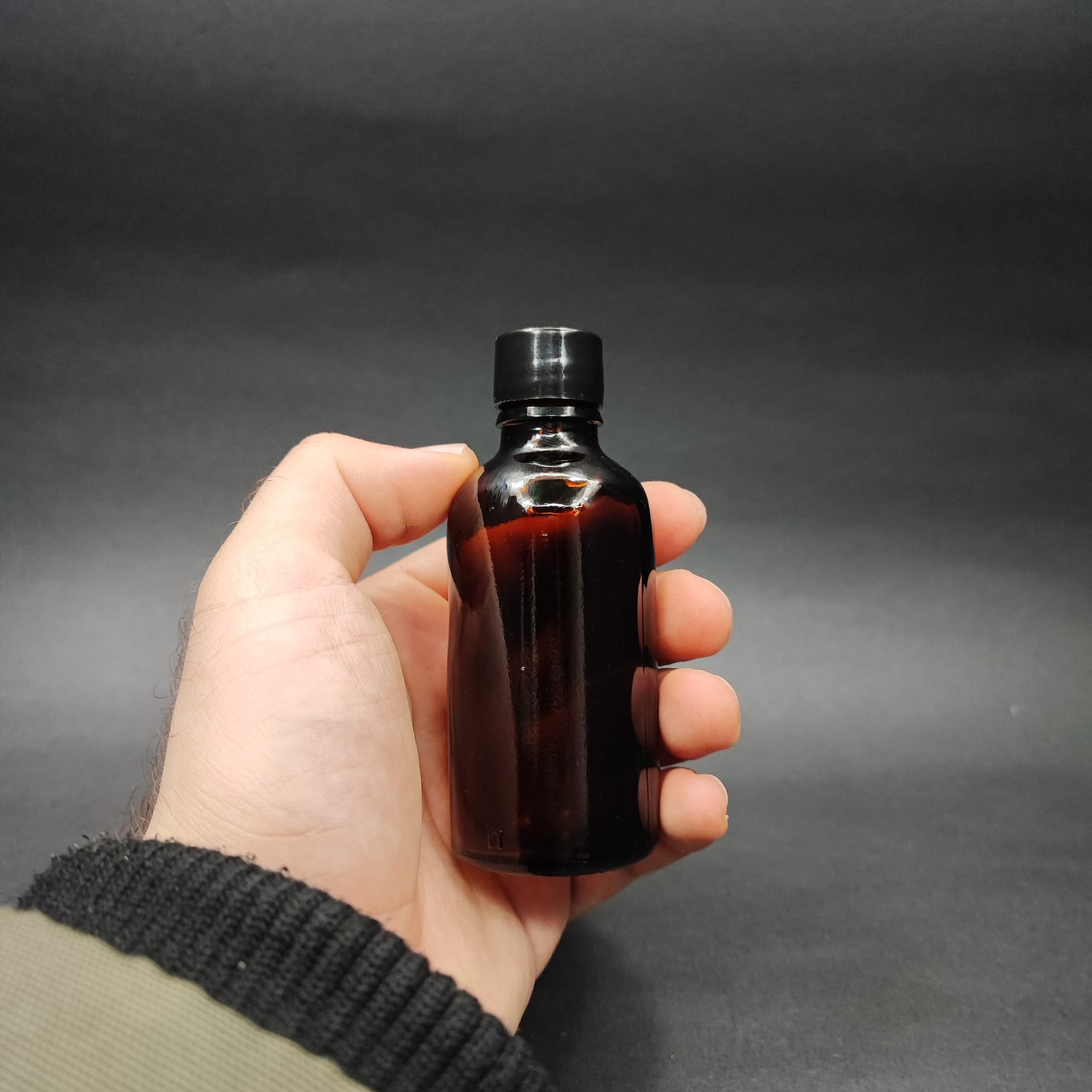 50 CC AMBER CAM ŞİŞE + KENDİNDEN CONTALI SIZDIRMAZ SİYAH KAPAK - 50 ML KAPAKLI KAHVERENGİ CAM ŞİŞE
