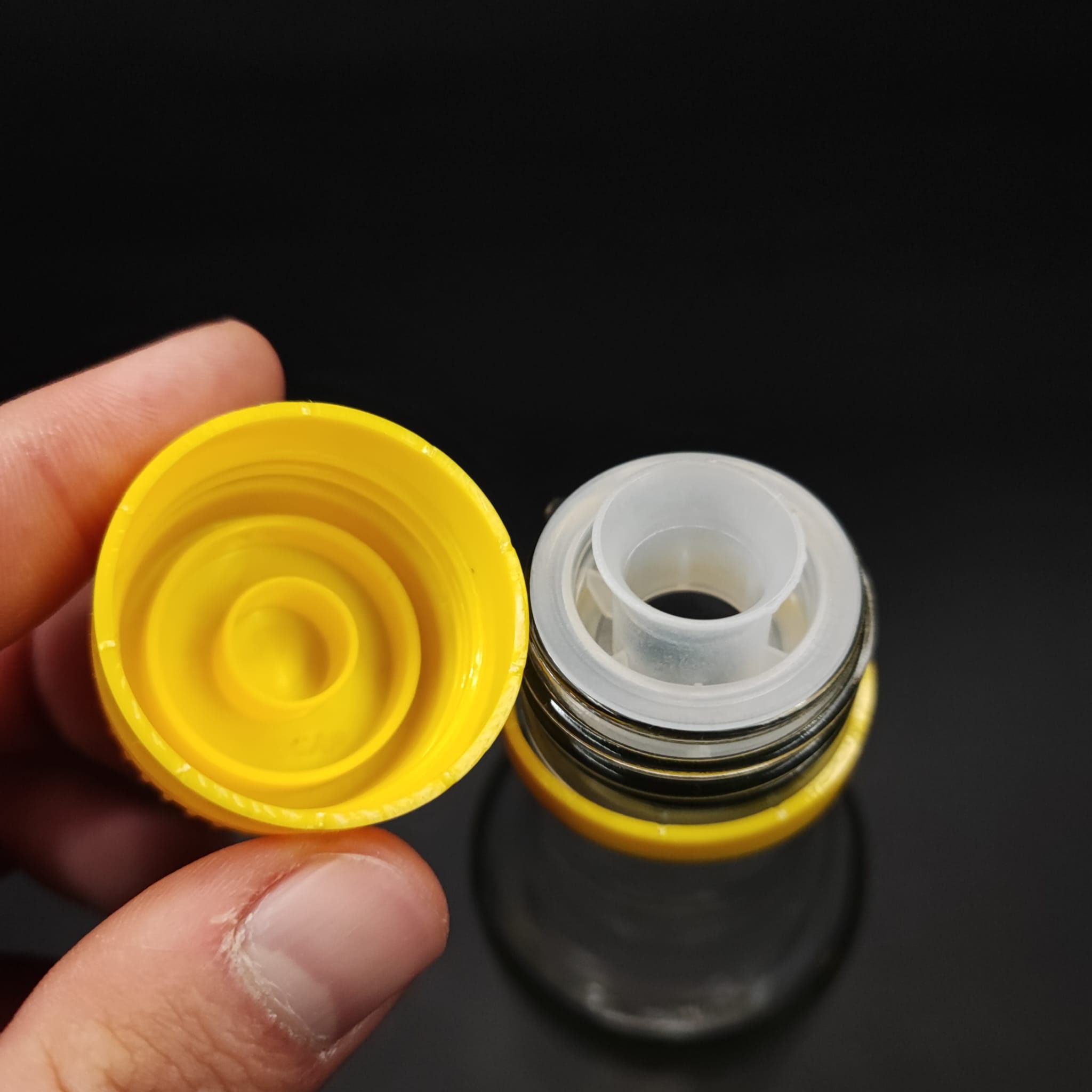 250 CC DORİKA ŞEFFAF CAM ŞİŞE - KİLİTLİ SARI AKITICILI DROP - STOP KAPAKLI - 0,25 LİTRE DORİCA YAĞ ŞİŞESİ - SİRKE ŞİŞESİ - ZEYTİNYAĞ İÇİN BOŞ CAM ŞİŞE