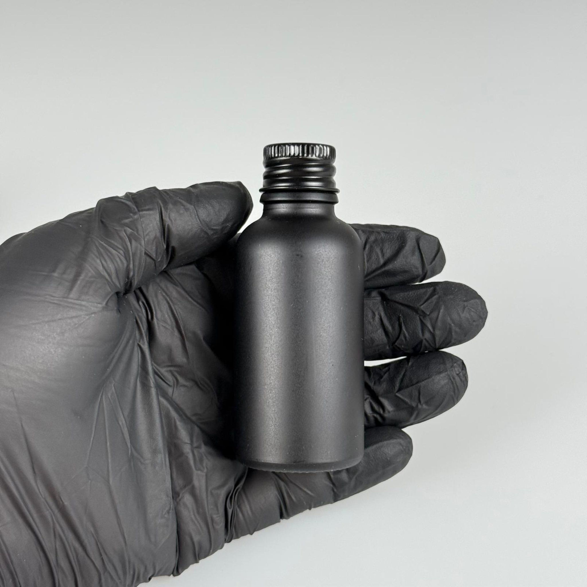30 CC MAT SİYAH CAM ŞİŞE + KÖPÜK CONTALI SİYAH ALÜMİNYUM METAL KAPAKLI TAKIM - 50 ML MAT SİYAH CAM ŞİŞE