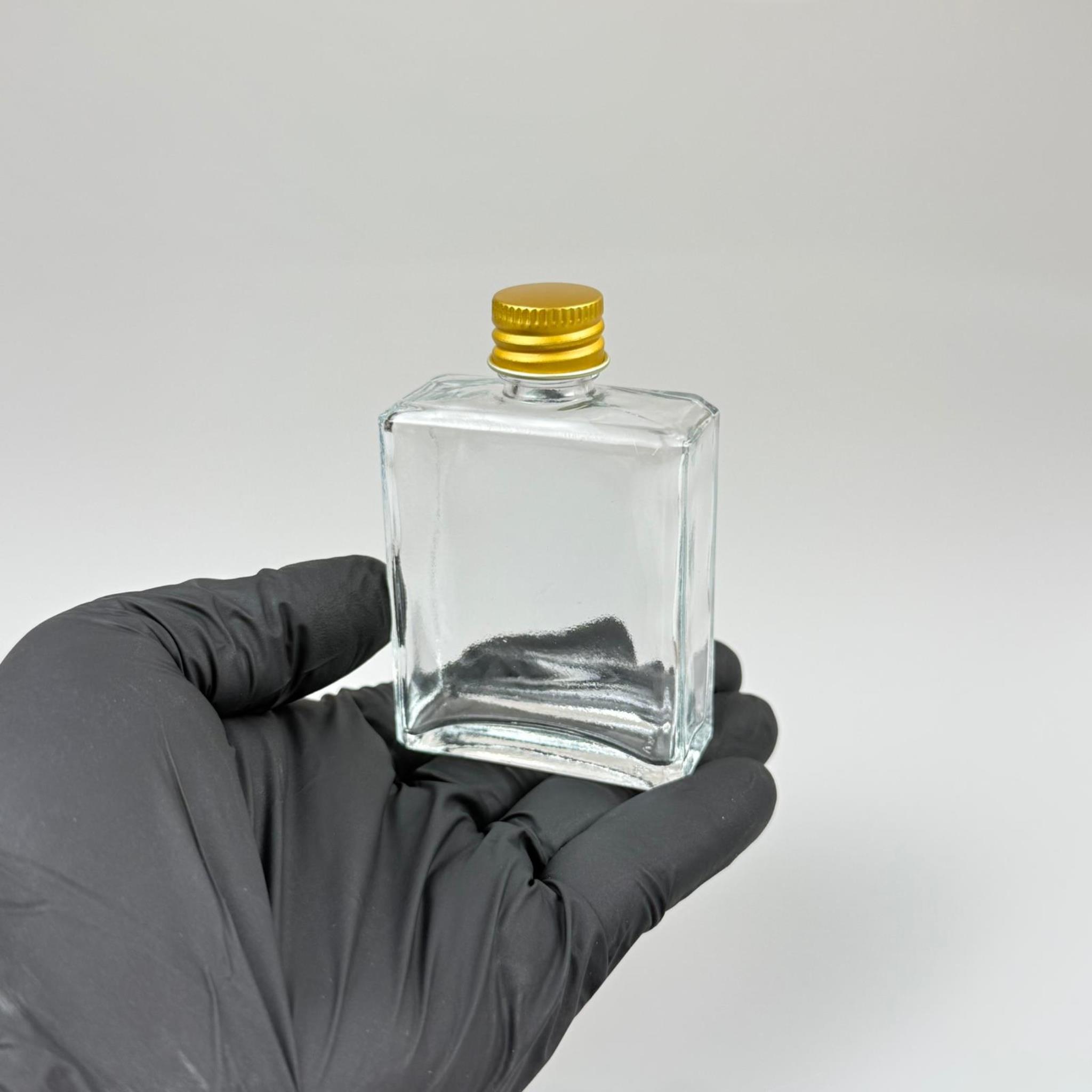 40 CC YASSI DİKDÖRTGEN KÖŞELİ KISA CAM ŞİŞE - GOLD METAL KAPAKLI KOLONYA TIPALI - 40 ML PRESTİJLİ ŞİŞE