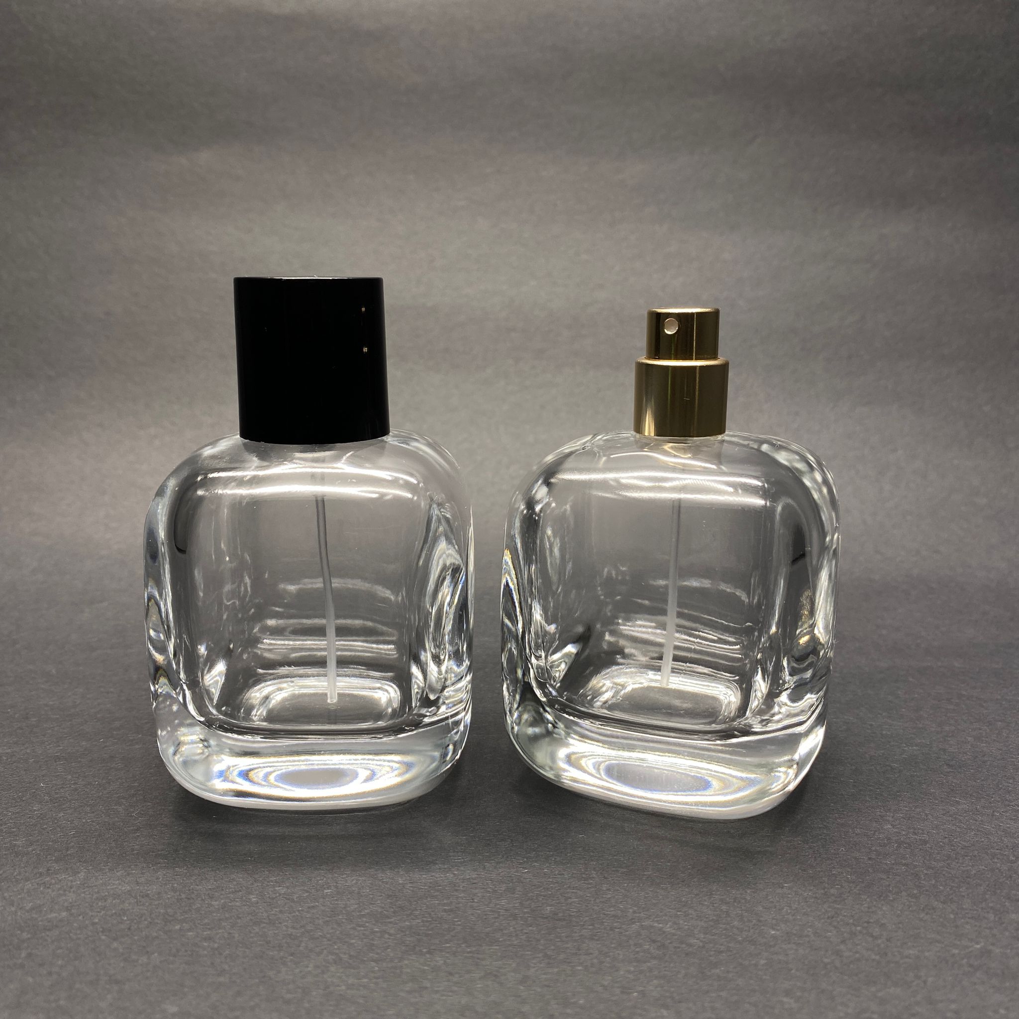 100 ML OVAL KARE MODEL CORE PARFÜM ŞİŞESİ - GOLD METAL SPREYLİ + SİYAH KAPAKLI (AĞIZ 15 MM GEÇME KOLAY KAPAMA)