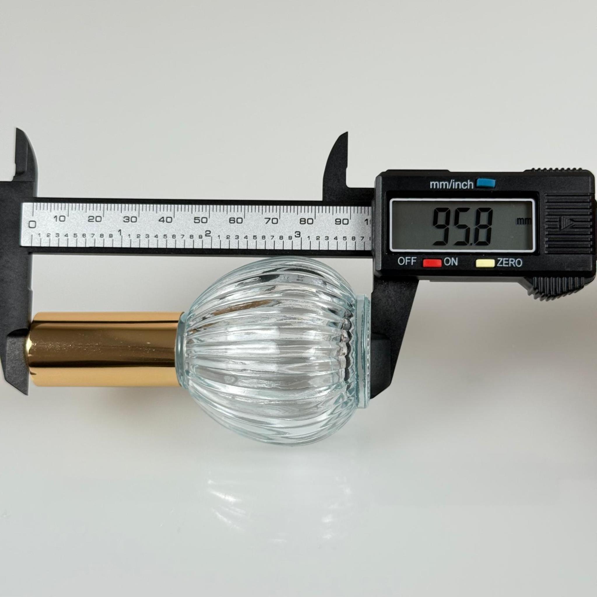 50 CC ÇİZGİLİ TOP CAM ŞİŞE + GOLD SPREY FISFIS - 50 ML HEDİYELİK CAM KOLONYA ŞİŞESİ - DÜĞÜN, NİŞAN, SÖZ, KINA, CENAZE, PROMOSYON, PARFÜM İÇİN HEDİYELİK KOLONYA ŞİŞELERİ