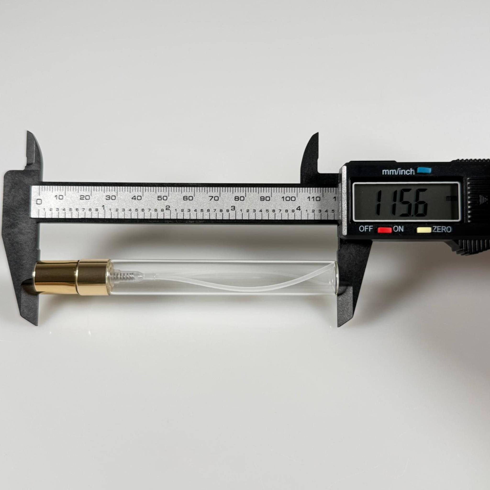 10 CC TESTER PARFÜM ŞİŞESİ - CAM KALEM PARFÜM ŞİŞESİ GOLD METAL SPREYLİ KAPAKLI TAKIM - 10 ML CAM TÜP PARFÜM ŞİŞESİ - VİDALI SPREY VALF TEKRAR DOLDURULABİLİR - HEDİYELİK CAM KOLONYA ŞİŞESİ - DÜĞÜN, NİŞAN, SÖZ, KINA, CENAZE, PROMOSYON İÇİN HEDİYELİK KOLONYA ŞİŞELERİ