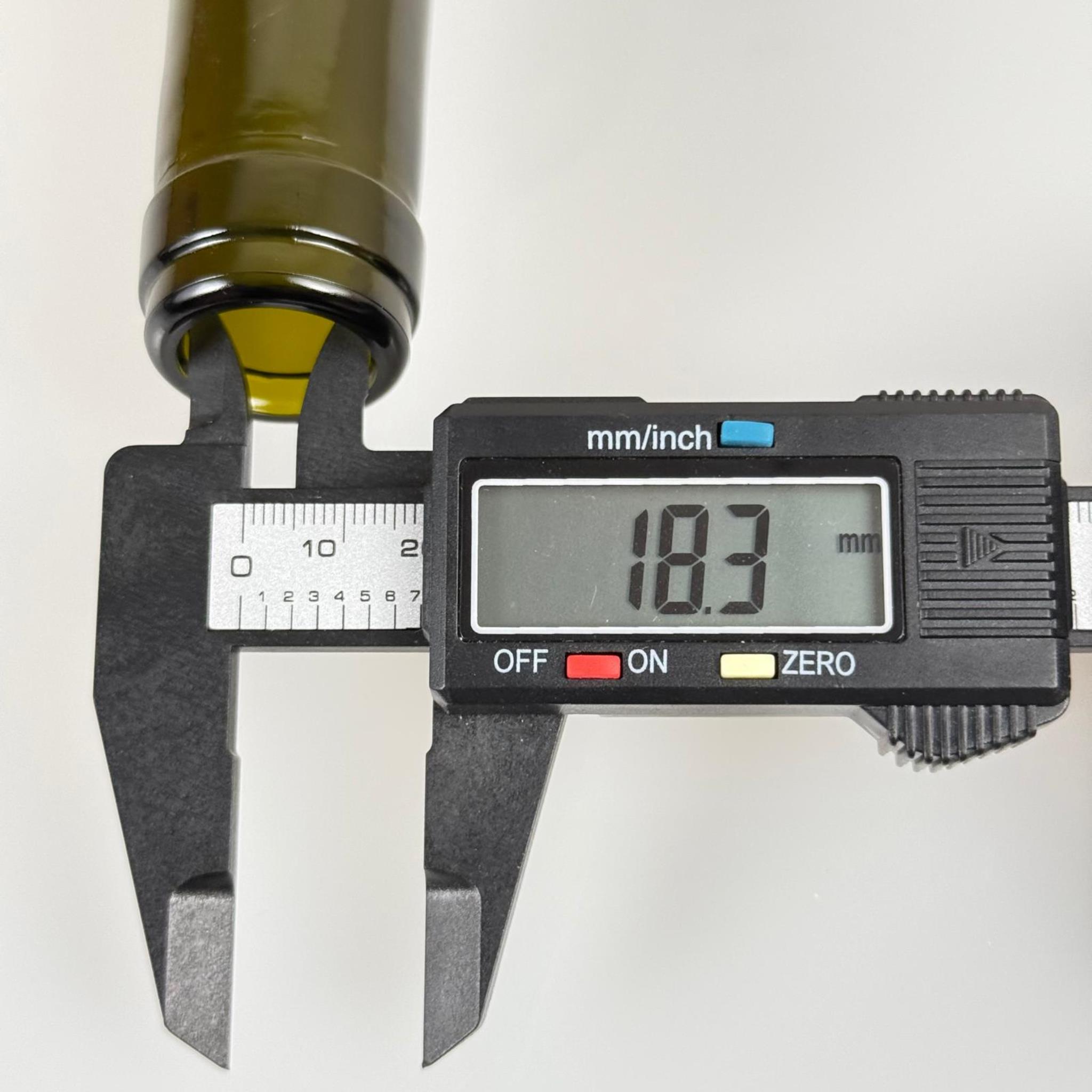 0,75 LT MANTAR TIPALI CAM ŞİŞE - 750 CC YEŞİL CAM ŞİŞE + DOĞAL MANTAR TIPA