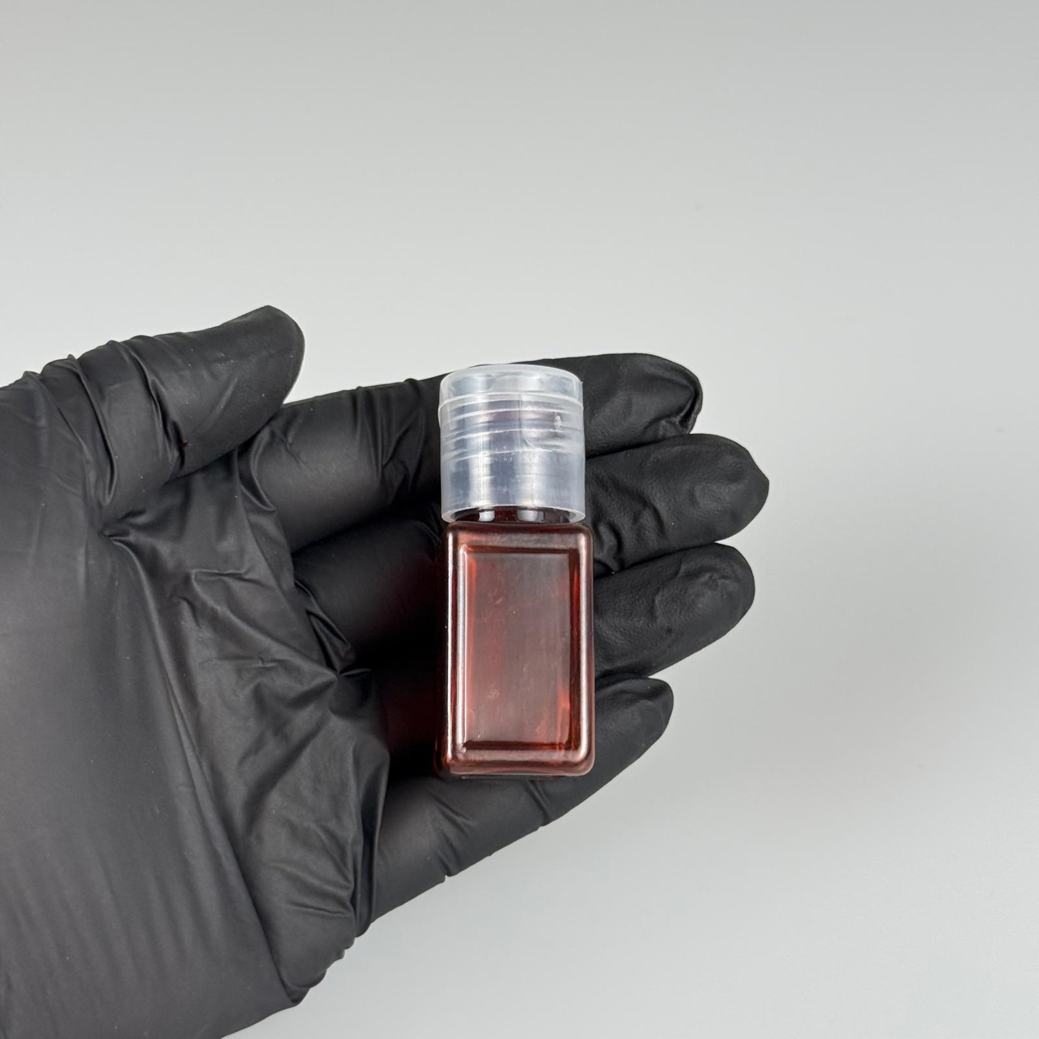 10 ML AÇILIR KAPAKLI AMBER KAHVERENGİ KARE PET ŞİŞE - 10 CC ŞEFFAF ŞİŞE + ŞEFFAF FLİPTOP KAPAKLI TAKIM