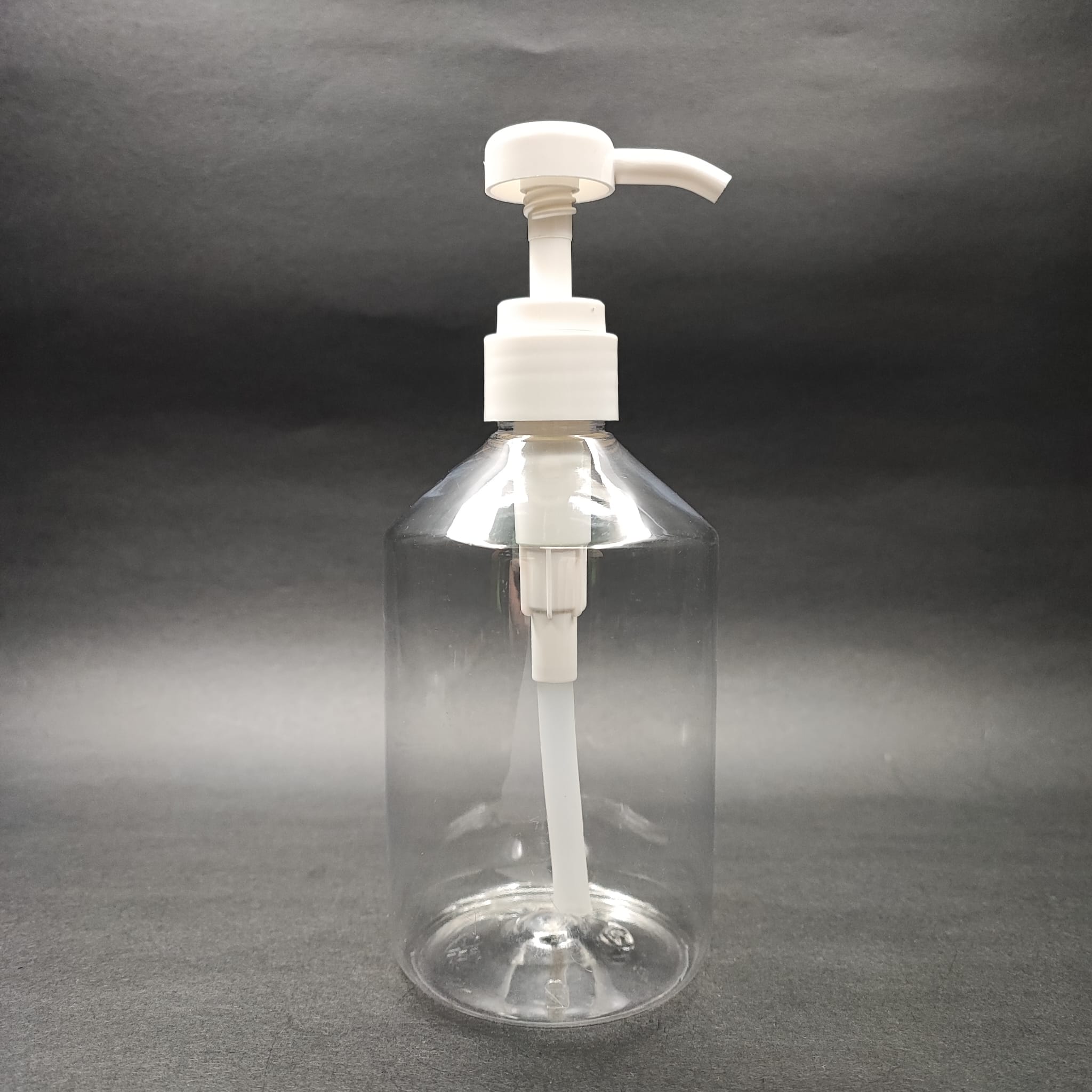 500 CC ŞEFFAF KÜT PET ŞİŞE - BEYAZ DOZAJ POMPALI (HER BASMADA 4 CC SIVI ATAR)  - 500 ML POMPALI ŞİŞE - ŞURUP, ŞAMPUAN, KREM GİBİ YOĞUN KIVAMLI SIVILARDA KULLANILIR