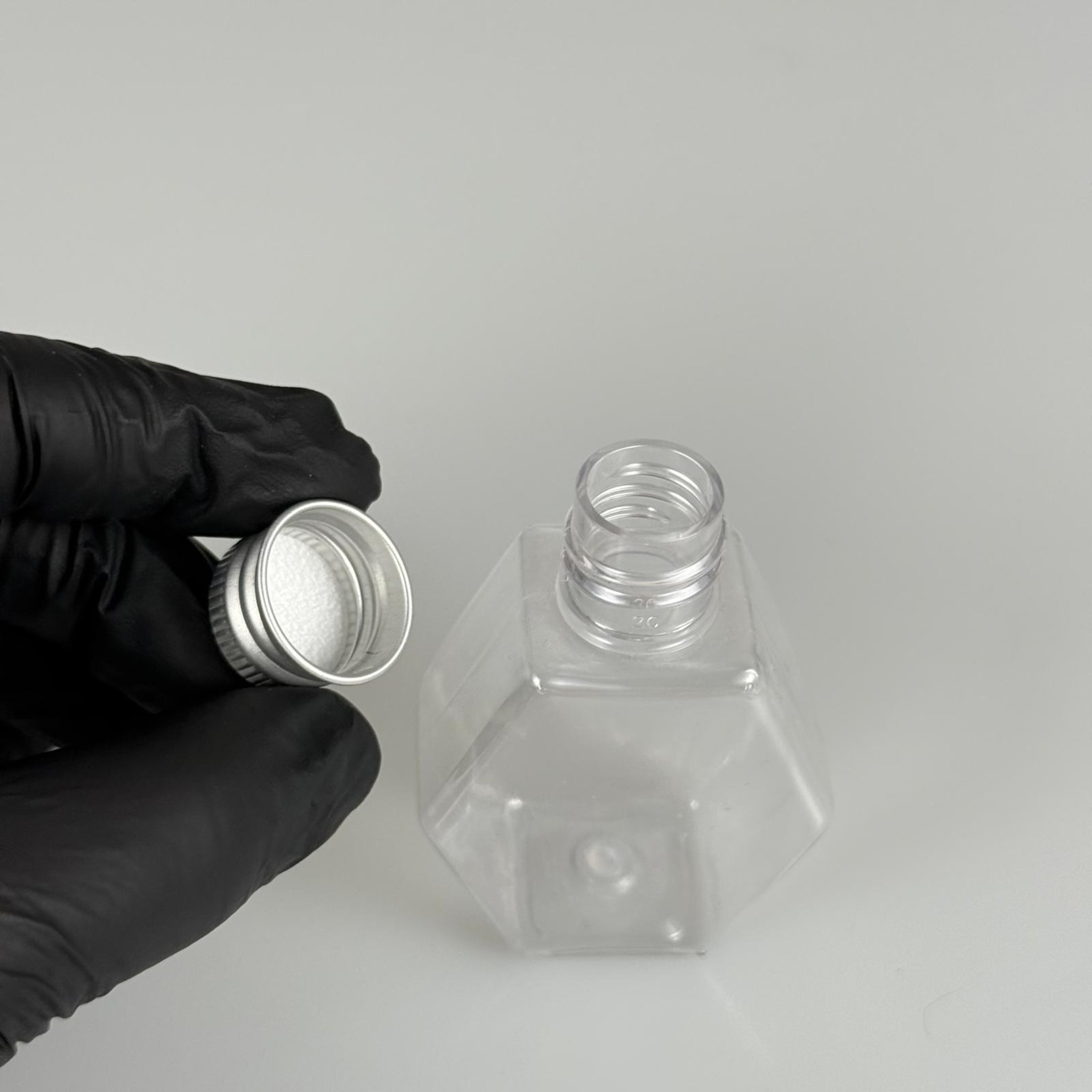 40 CC ALTIGEN PET ŞİŞE - KÖPÜK CONTALI GÜMÜŞ ALÜMİNYUM METAL KAPAKLI TAKIM - 40 ML ŞEFFAF PET ŞİŞE