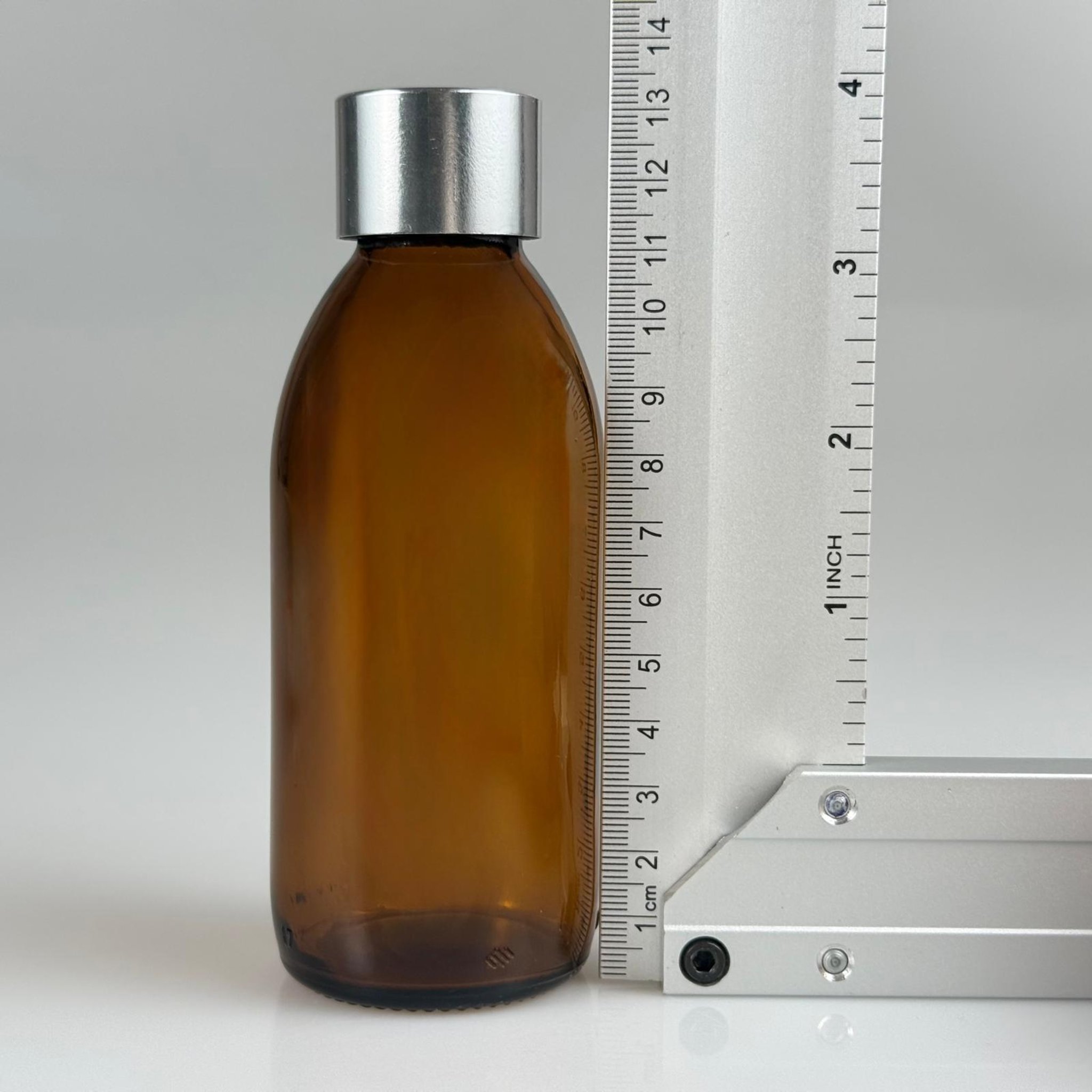 160 CC AMBER CAM ŞİŞE + ALÜMİNYUM KAPLAMALI GÜMÜŞ KAPAKLI TAKIM -  160 ML KAHVERENGİ CAM ŞİŞE