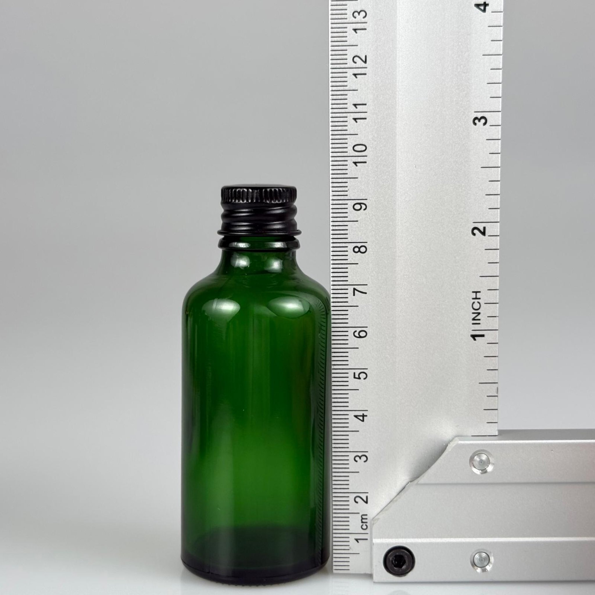 50 CC YEŞİL CAM ŞİŞE + KÖPÜK CONTALI SİYAH ALÜMİNYUM METAL KAPAKLI + DAMLALIKLI KOLONYA TIPALI TAKIM - 50 ML YEŞİL CAM ŞİŞE