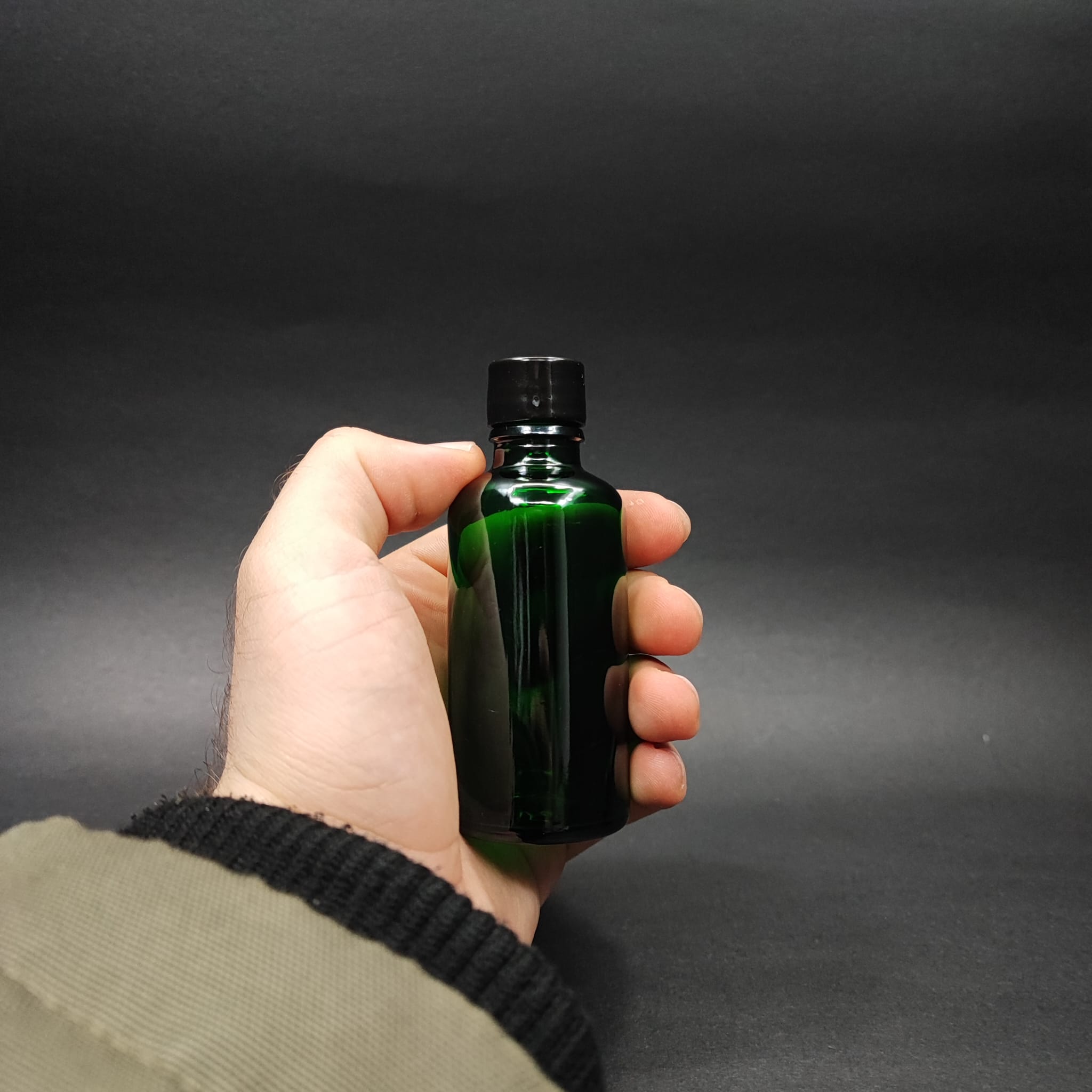50 CC YEŞİL CAM ŞİŞE + KENDİNDEN CONTALI SIZDIRMAZ SİYAH KAPAK - 50 ML KAPAKLI CAM ŞİŞE