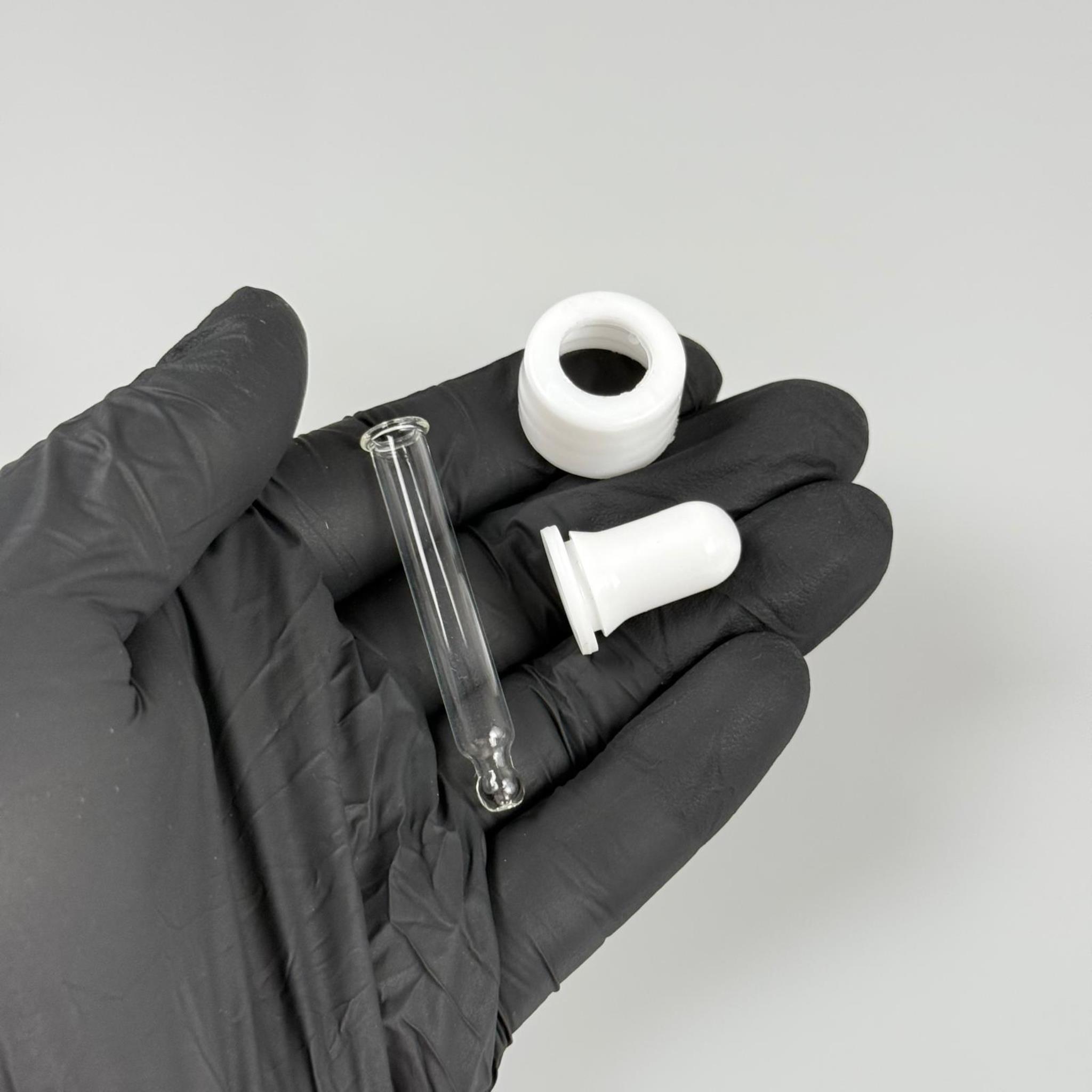 18 MM CAM DAMLALIKLI TAKIM - BEYAZ EMZİK +  DELİKLİ PLASTİK DÜZ BEYAZ KAPAK + 48 MM CAM PİPET