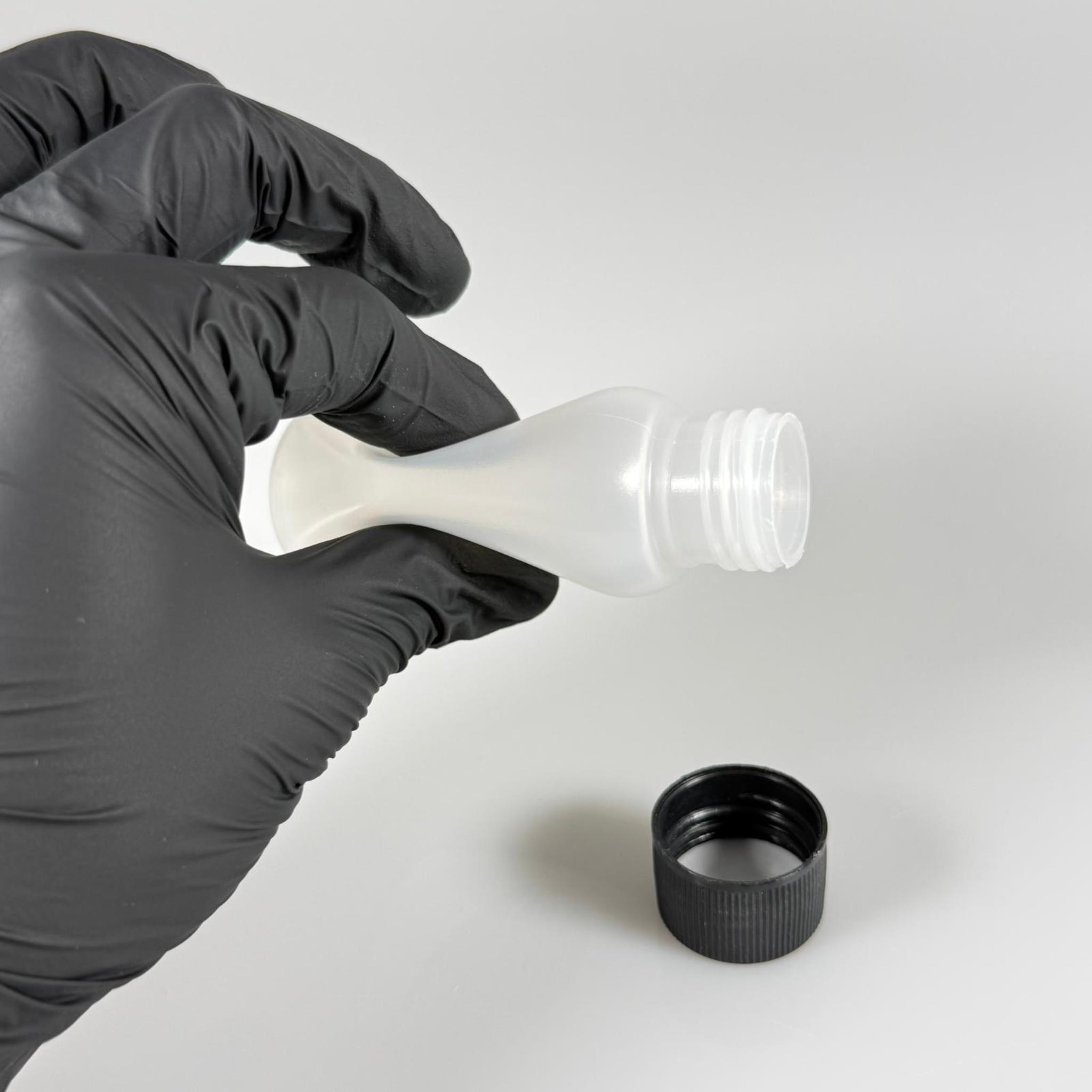 50 ML SIKILABİLİR YUMUŞAK POLİETİLEN PE PLASTİK ŞİŞE - CONTALI SİYAH KAPAKLI - 50 cc sos, yağ, kartuş, mürekkep vb için boş şişeler