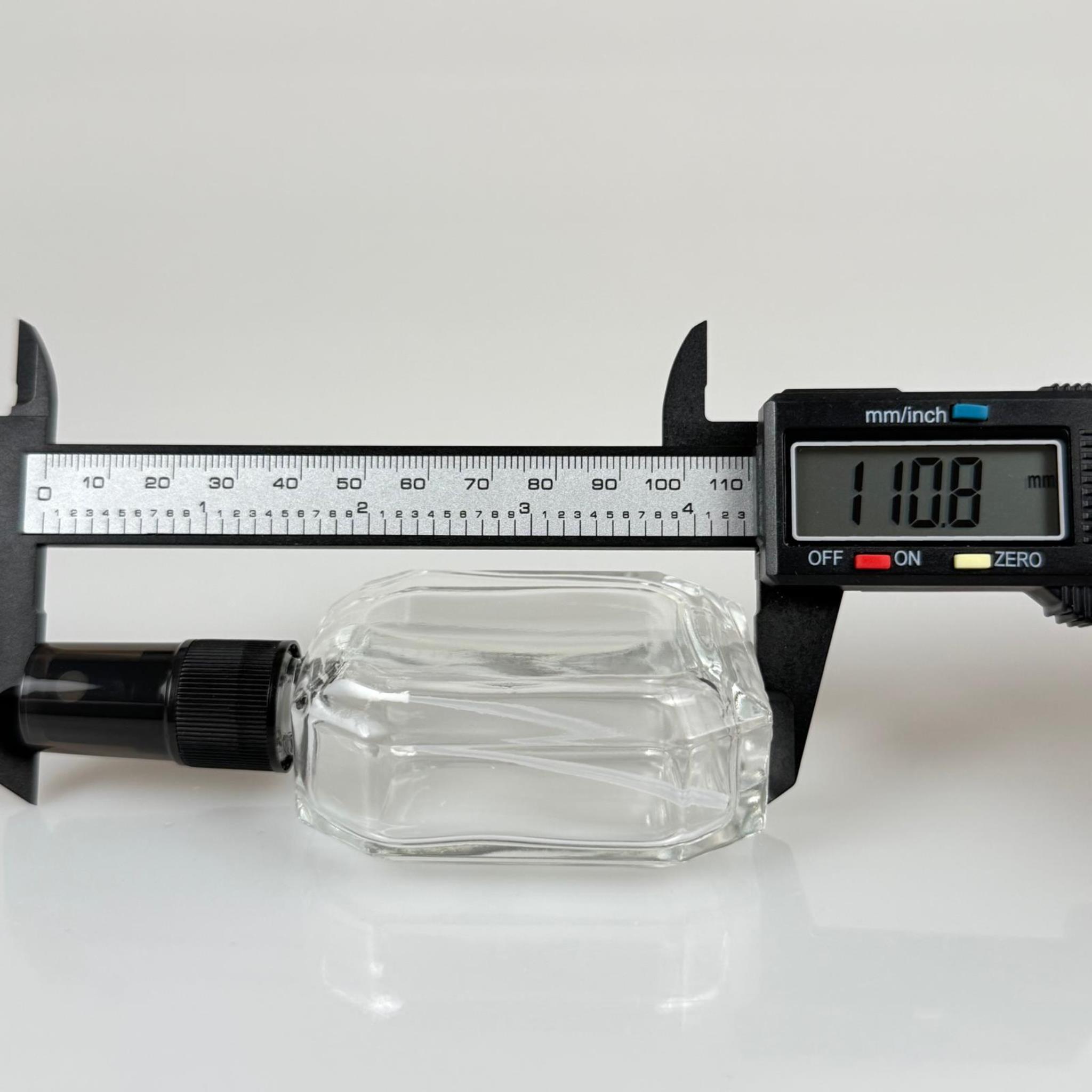 50 CC KAZABLANKA CAM ŞİŞE + SİYAH SPREY FISFIS - 50 ML HEDİYELİK CAM KOLONYA ŞİŞESİ - DÜĞÜN, NİŞAN, SÖZ, KINA, CENAZE, PROMOSYON İÇİN HEDİYELİK KOLONYA ŞİŞELERİ