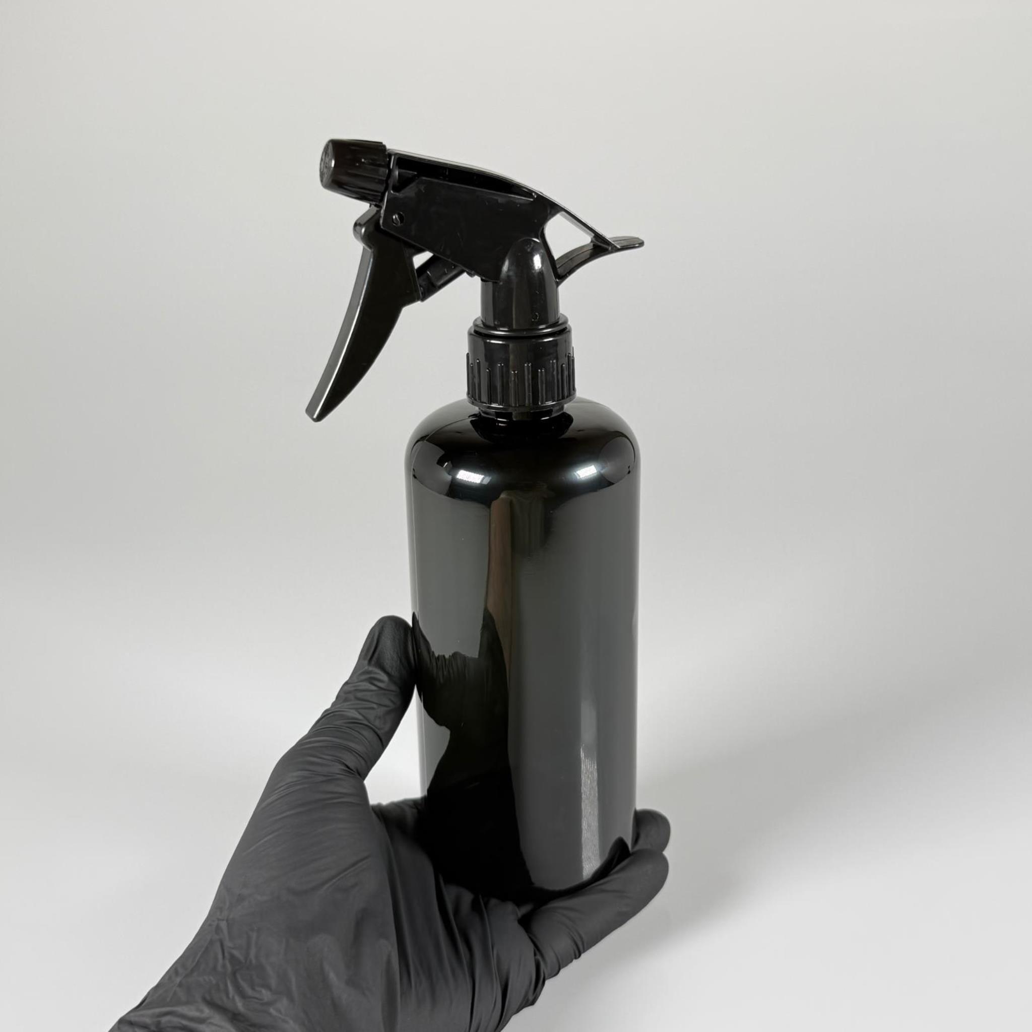 500 CC SİYAH UZUN SİLİNDİR PET ŞİŞE KALIN (26 GR) - SİYAH TRİGER DOZAJLI KİMYASALA DAYANIKLI SPREYLİ - 28 AĞIZ - 500 ML PET ŞİŞE