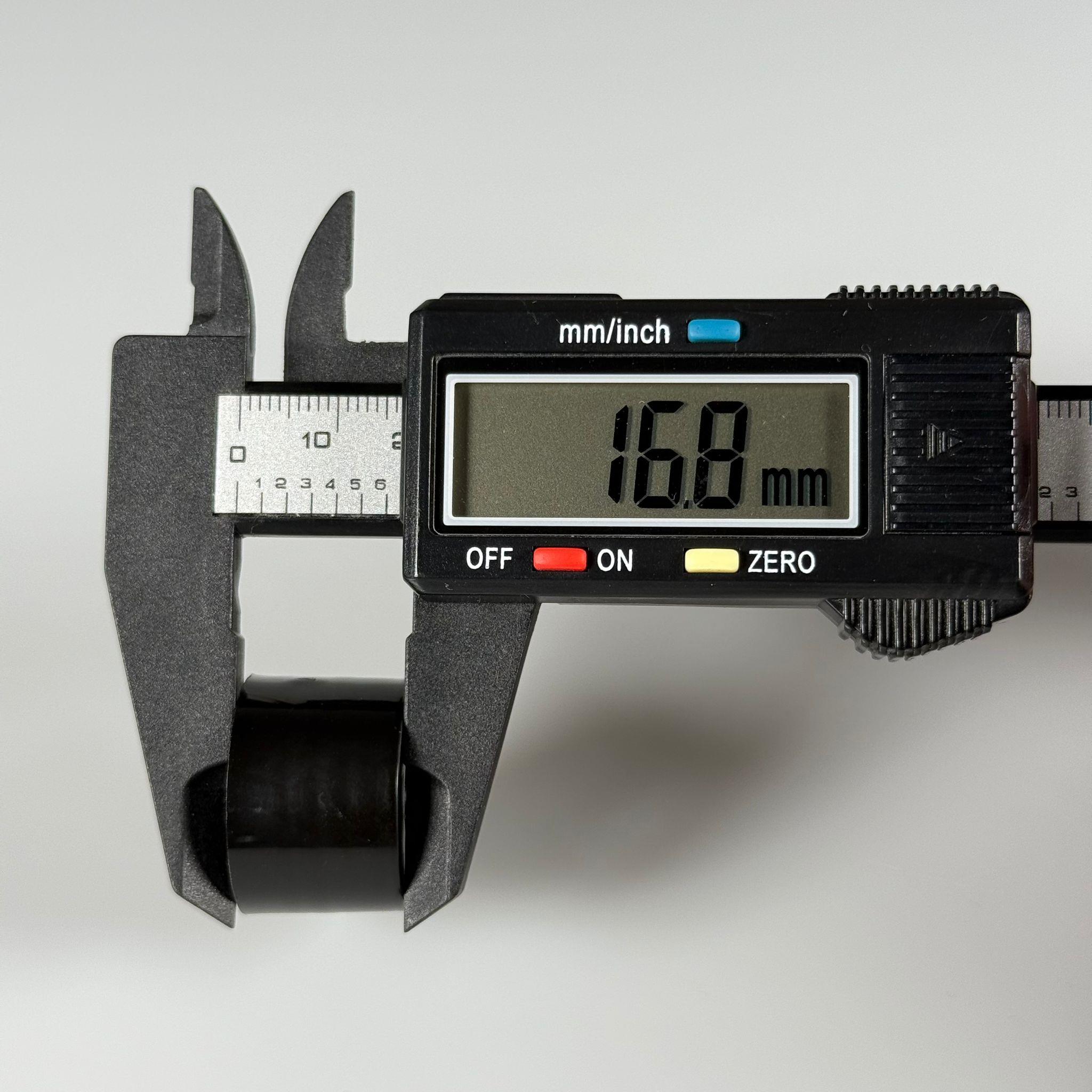 22 MM DELİKLİ PLASTİK SİYAH KAPAK