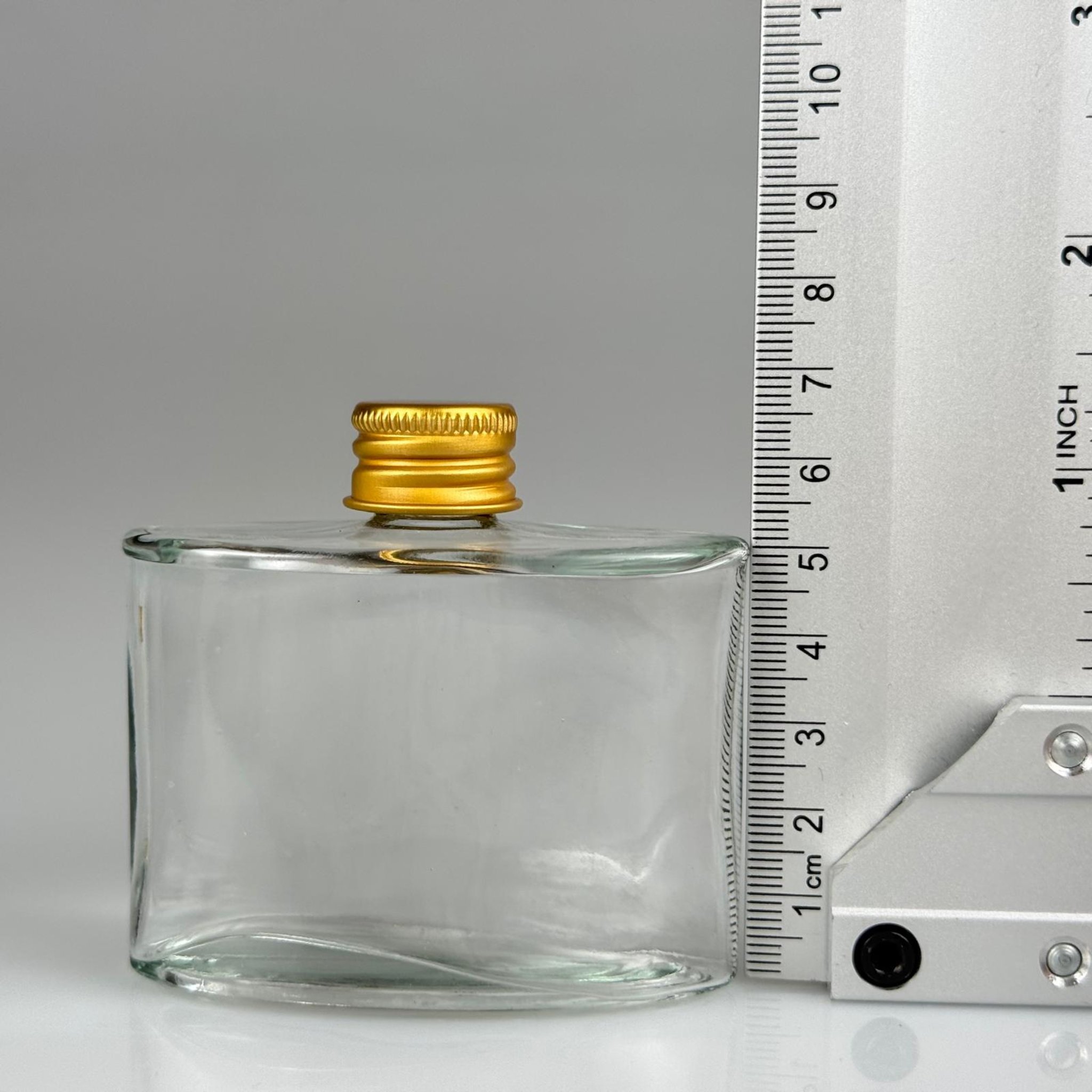 50 CC YASSI KÖŞELİ CAM ŞİŞE + GOLD ALÜMİNYUM METAL KAPAKLI TAKIM - 50 ML ŞEFFAF CAM ŞİŞE