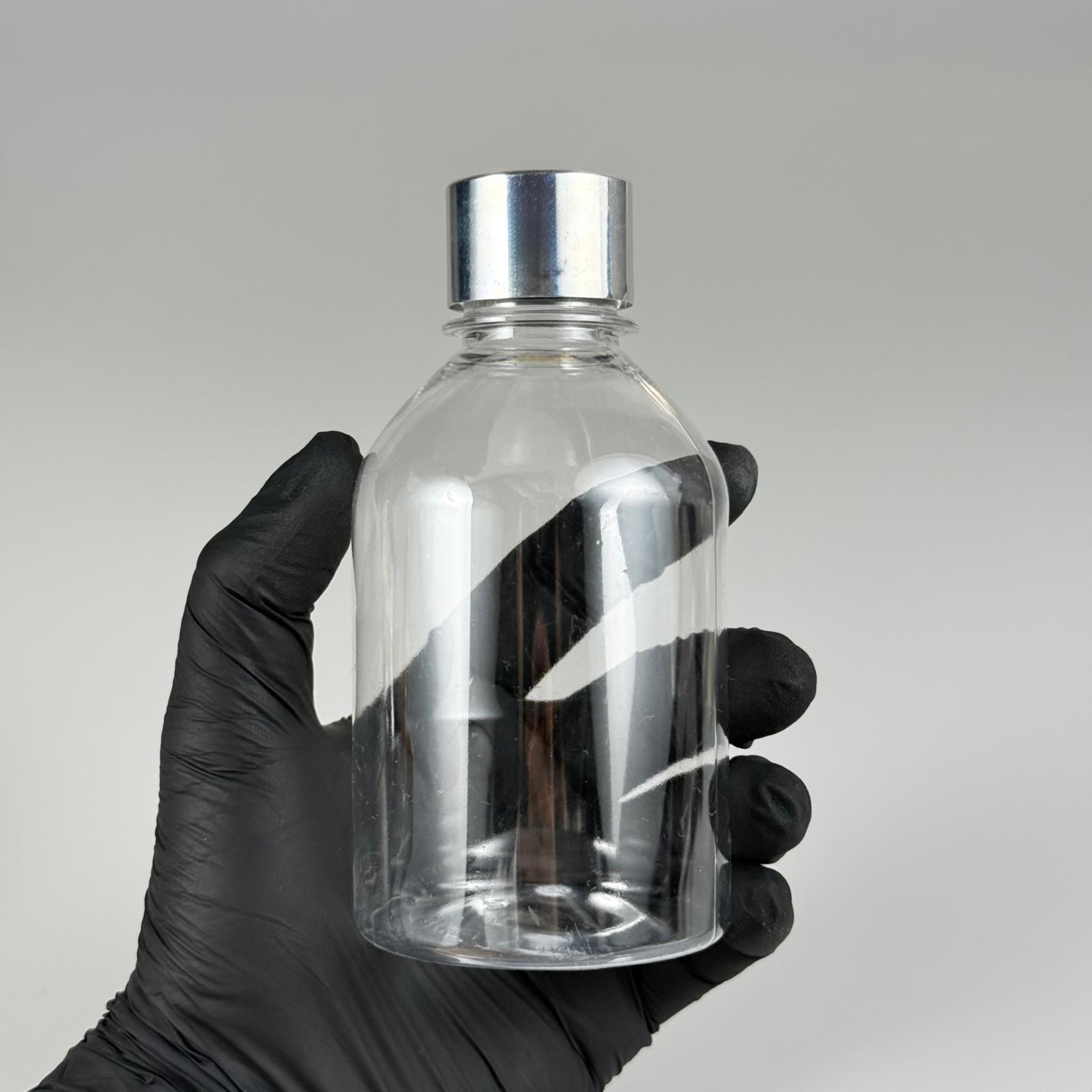 250 CC TOMBUL MODEL ŞEFFAF PET ŞİŞE + ALÜMİNYUM KAPLAMALI GÜMÜŞ KAPAKLI + KÖR TIPALI TAKIM - 250 ML PET ŞİŞE