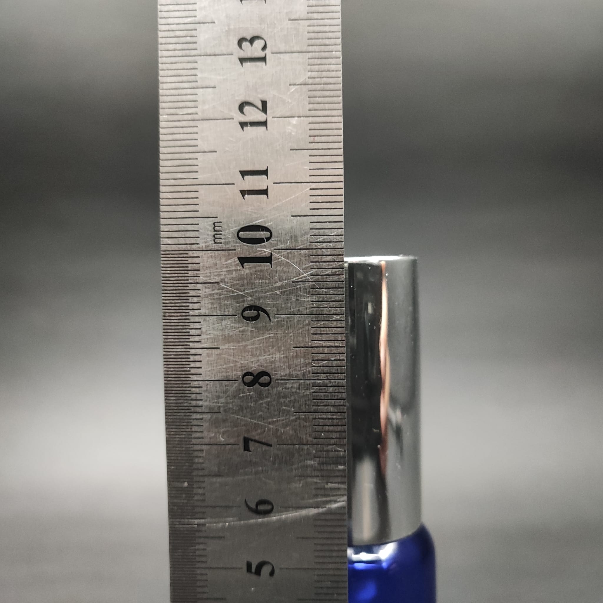 20 ML LÜKS VİDALI VALF ÇEVİRME PARFÜM ŞİŞELERİ - 20 CC MAVİ CAM ŞİŞE - GÜMÜŞ METAL SPREYLİ KAPAKLI SET
