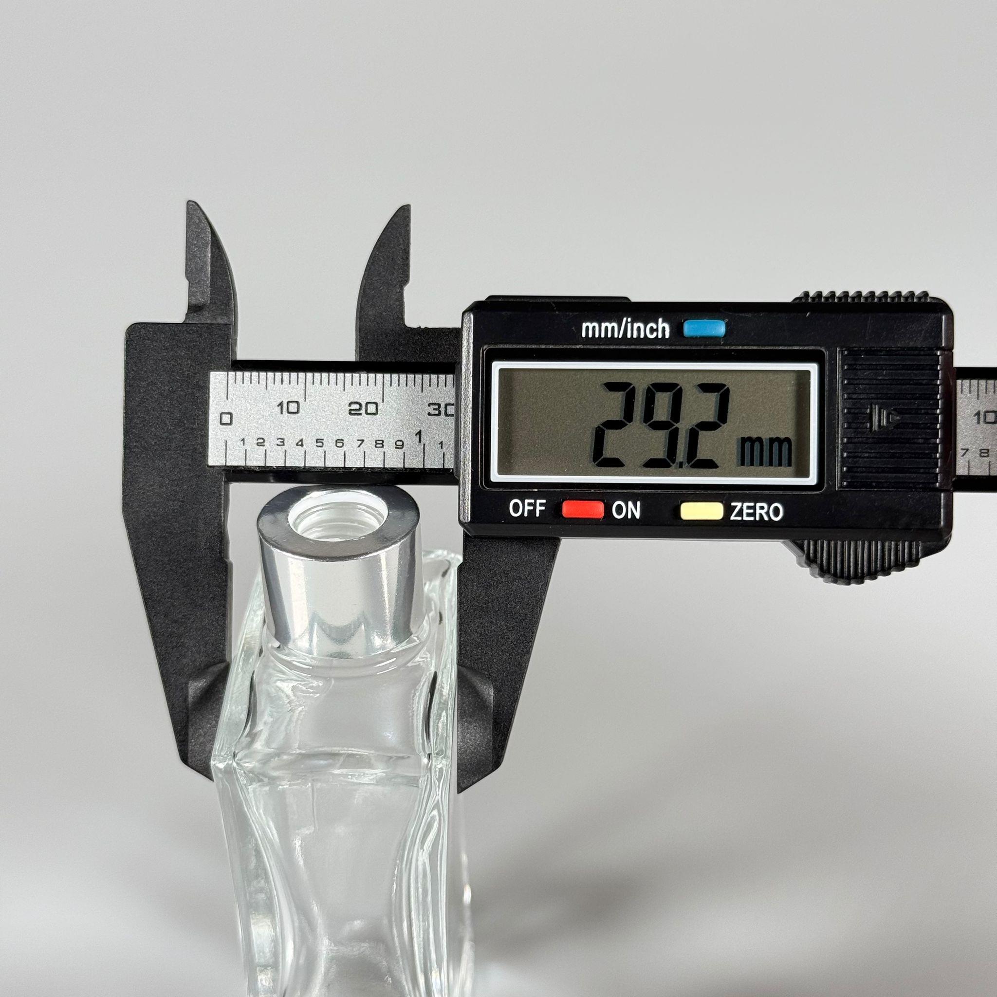 50 CC DİKDÖRTGEN BAMBU CAM BAMBU ODA KOKUSU ŞİŞESİ - 50 ML ÇUBUKLU KÖŞELİ BAMBU ODA KOKUSU ŞİŞESİ - DİFÜZÖR ŞİŞE- CAM ŞİŞE + GÜMÜŞ METAL KAPAK + PLASTİK TIPA + 3 ADET FİBER SİYAH BAMBU ÇUBUK