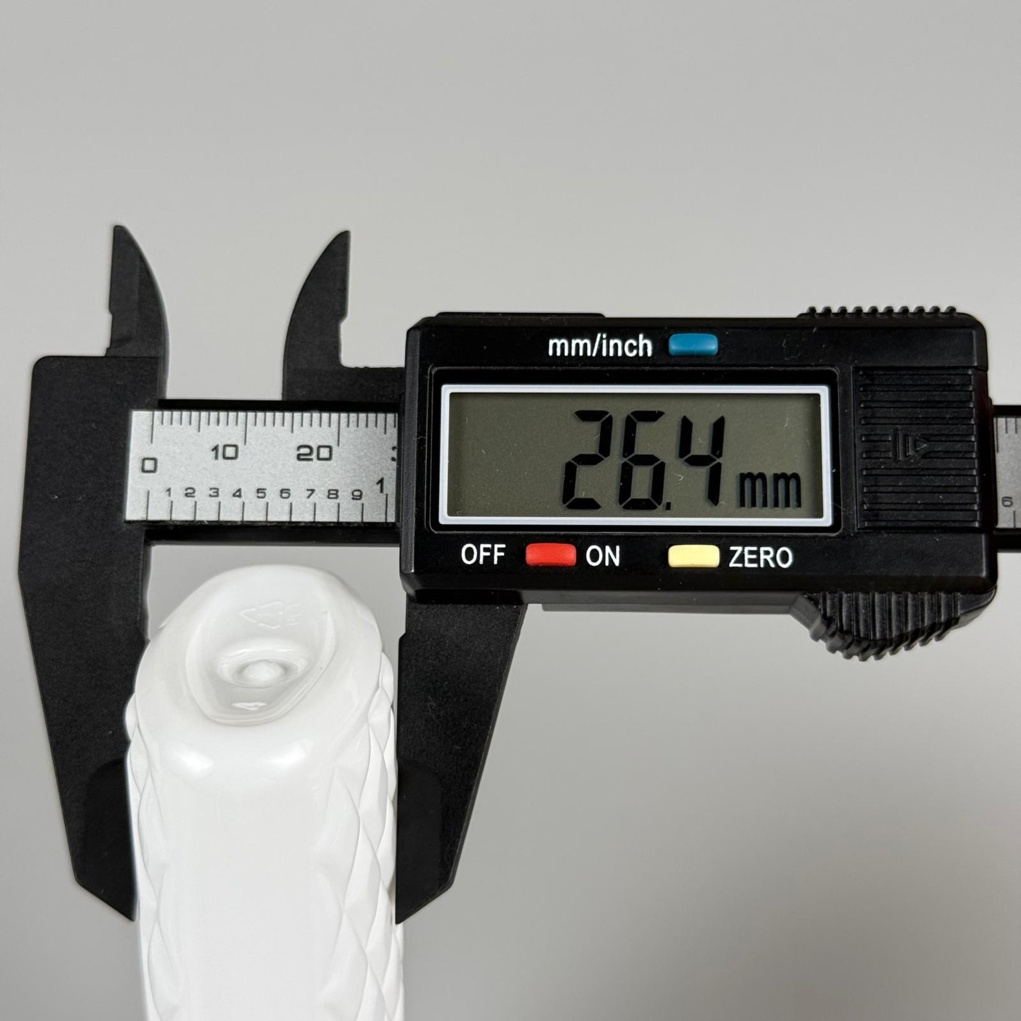 50 CC KÖŞELİ BEYAZ PET ŞİŞE + KÖPÜK CONTALI GOLD ALÜMİNYUM METAL KAPAKLI TAKIM - 50 ML PET ŞİŞE