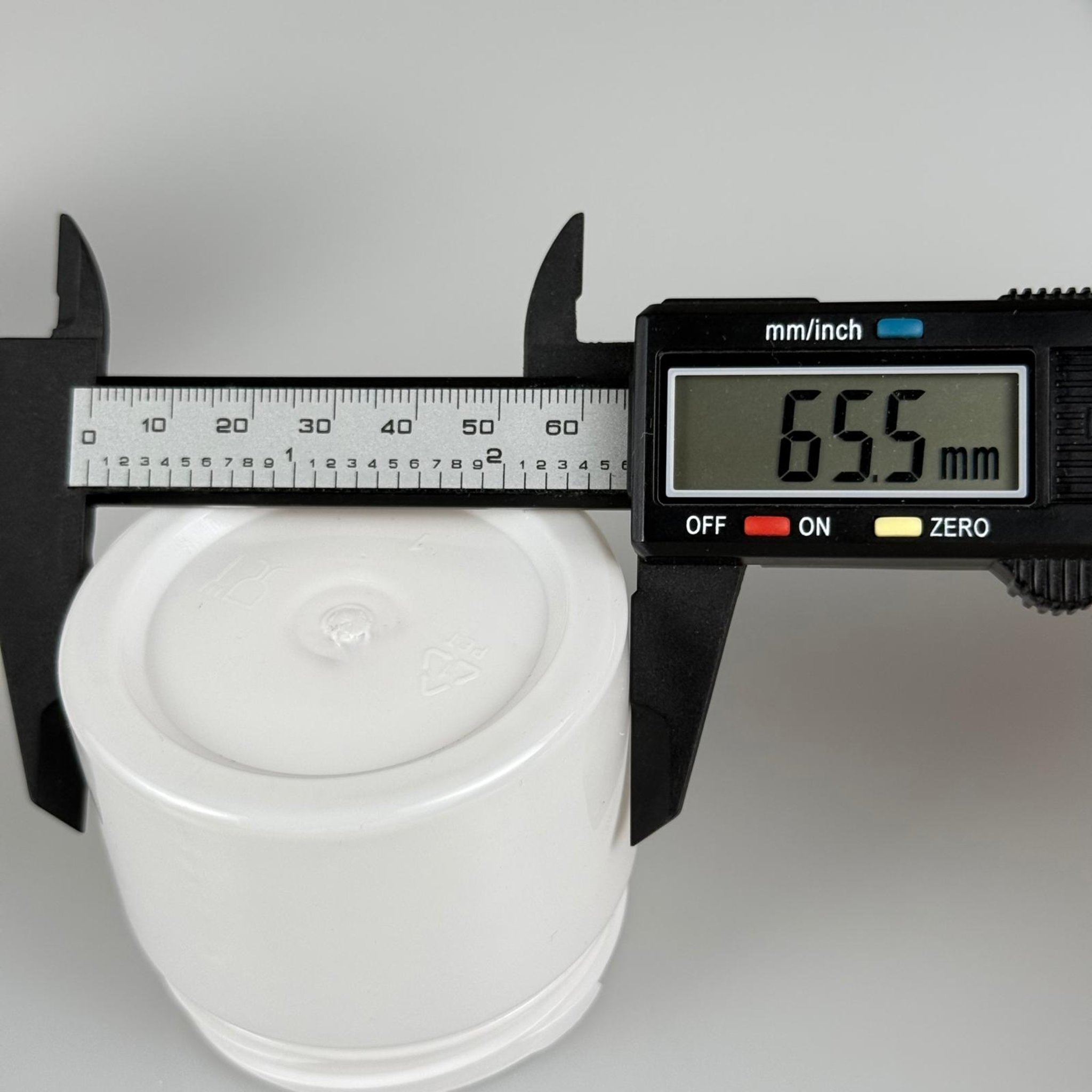 100 CC BEYAZ PET KAVANOZ + KIRMIZI PLASTİK KAPAKLI - KENDİNDEN YAPIŞKANLI KÖPÜK CONTALI TAKIM - 100 ML PLASTİK KREM KAVANOZU