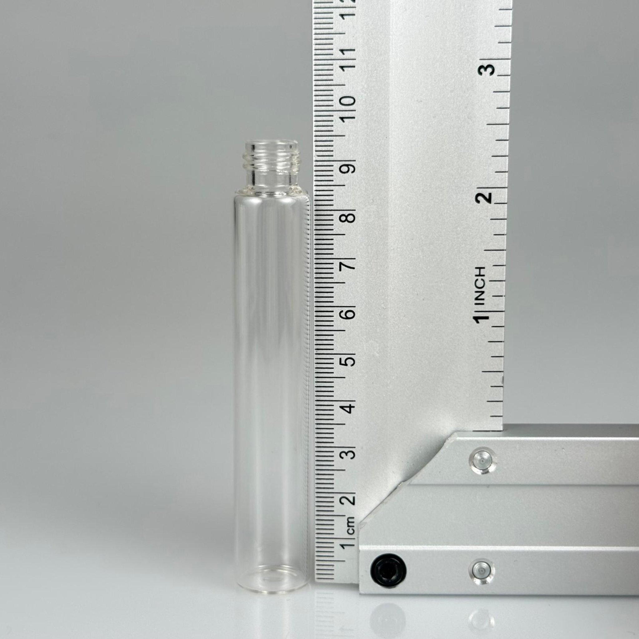 15 CC ŞEFFAF İNCE CAM ŞİŞE - 14 MM VİDALI AĞIZ - KAPAKSIZ 15 ML CAM ŞİŞE