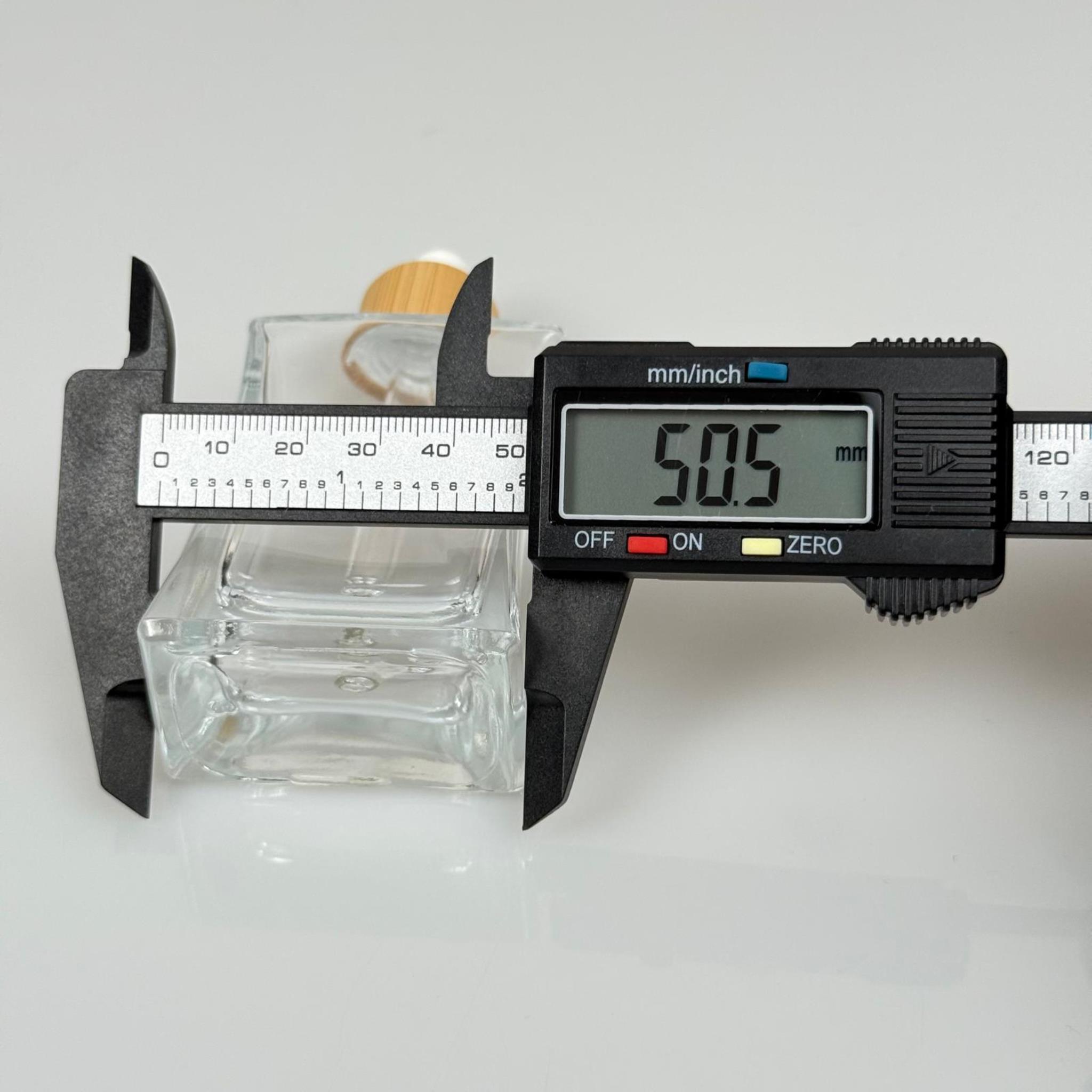 50 CC DİKDÖRGEN KÖŞELİ CAM DAMLALIKLI ŞİŞE - BEYAZ EMZİK - BAMBU AHŞAP KAPAK - 50 ML BAMBU KAPAKLI DAMLALIKLI CAM ŞİŞE