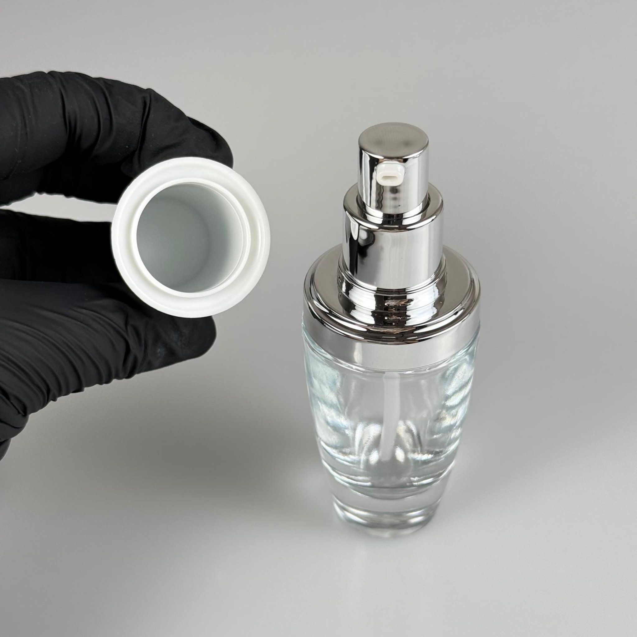 30 ML ROMA ŞİŞE - GÜMÜŞ METAL POMPALI BOŞ LÜX LÜX KREM VE LOSYON ŞİŞELERİ