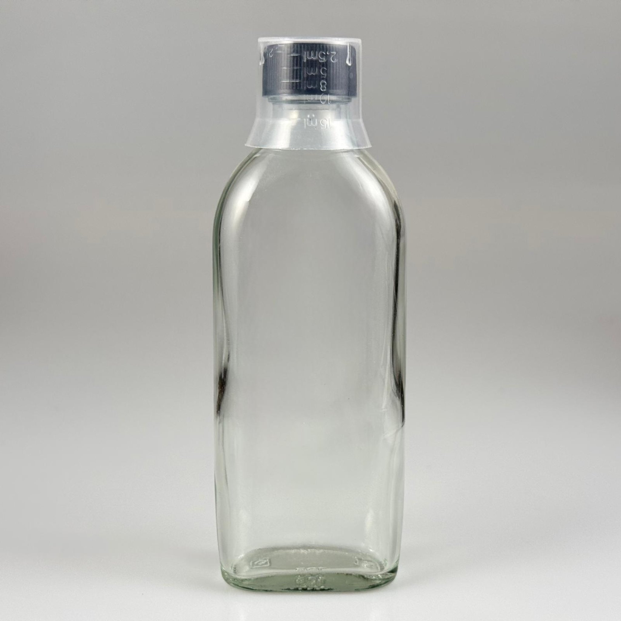 150 CC YASSI CAM ŞİŞE + SİYAH PLASTİK KAPAKL + 15 ML ÖLÇEK TAKIM - 150 ML YASSI CAM ŞİŞE - COLDBREW ŞİŞESİ